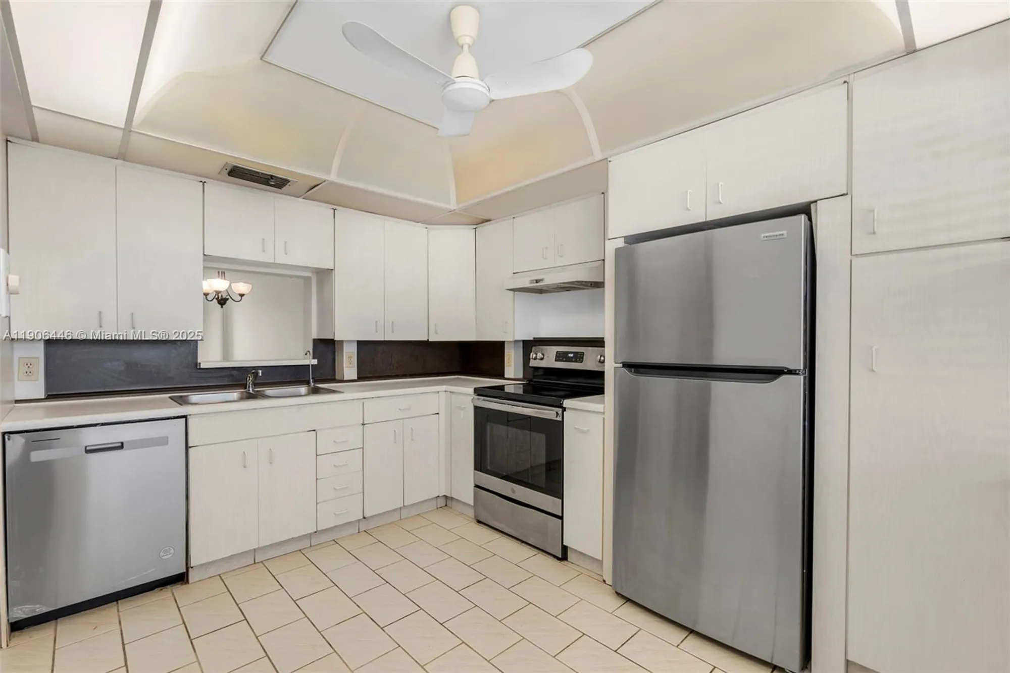 Property Slideshow image 12 of 26 | 4401 martinique ct apt c4, Coconut Creek, FL, 33066