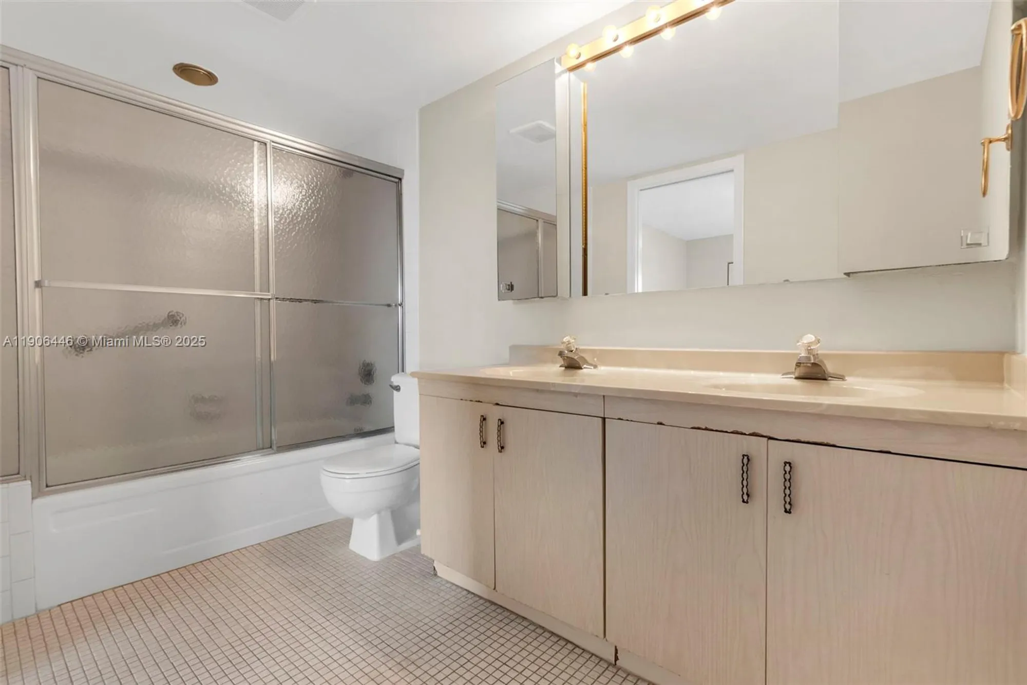 Property Slideshow image 21 of 26 | 4401 martinique ct apt c4, Coconut Creek, FL, 33066