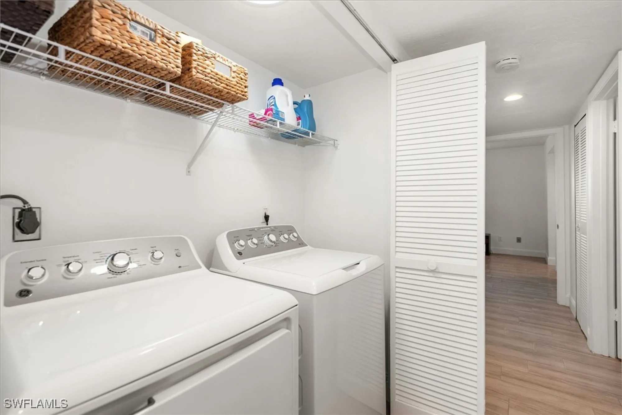 Property Slideshow image 16 of 31 | 5665 trailwinds dr 616, Fort Myers, FL, 33907