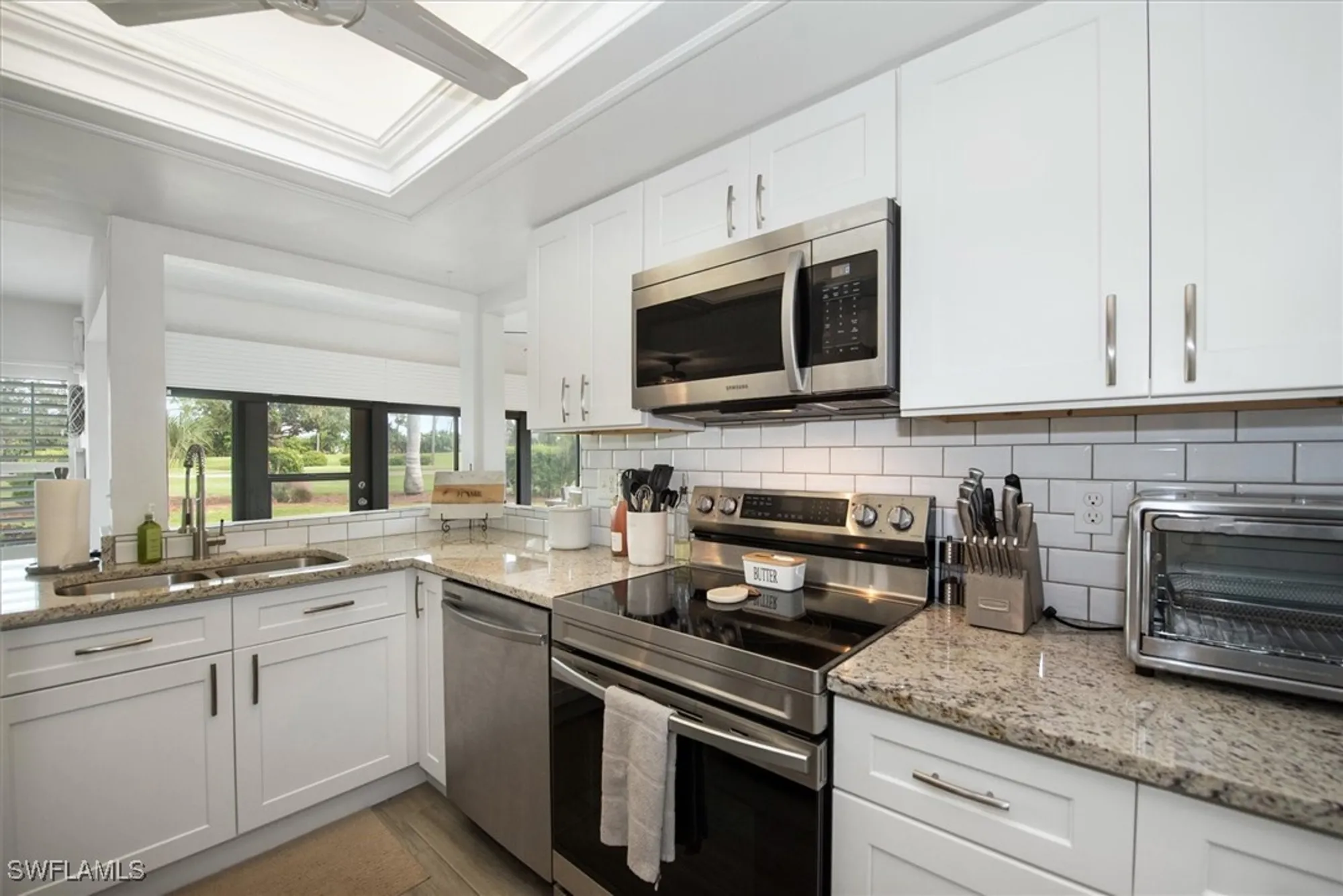 Property Slideshow image 10 of 31 | 5665 trailwinds dr 616, Fort Myers, FL, 33907