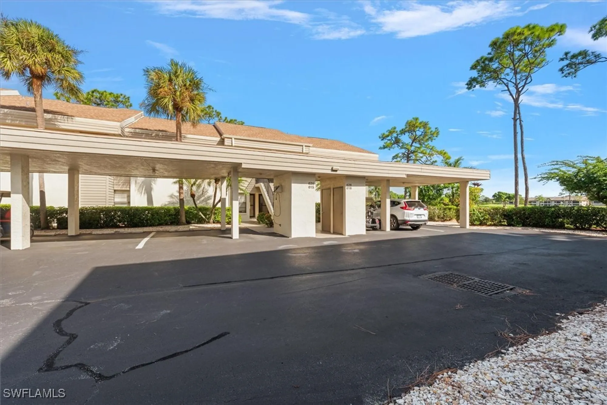 Property Slideshow image 2 of 31 | 5665 trailwinds dr 616, Fort Myers, FL, 33907