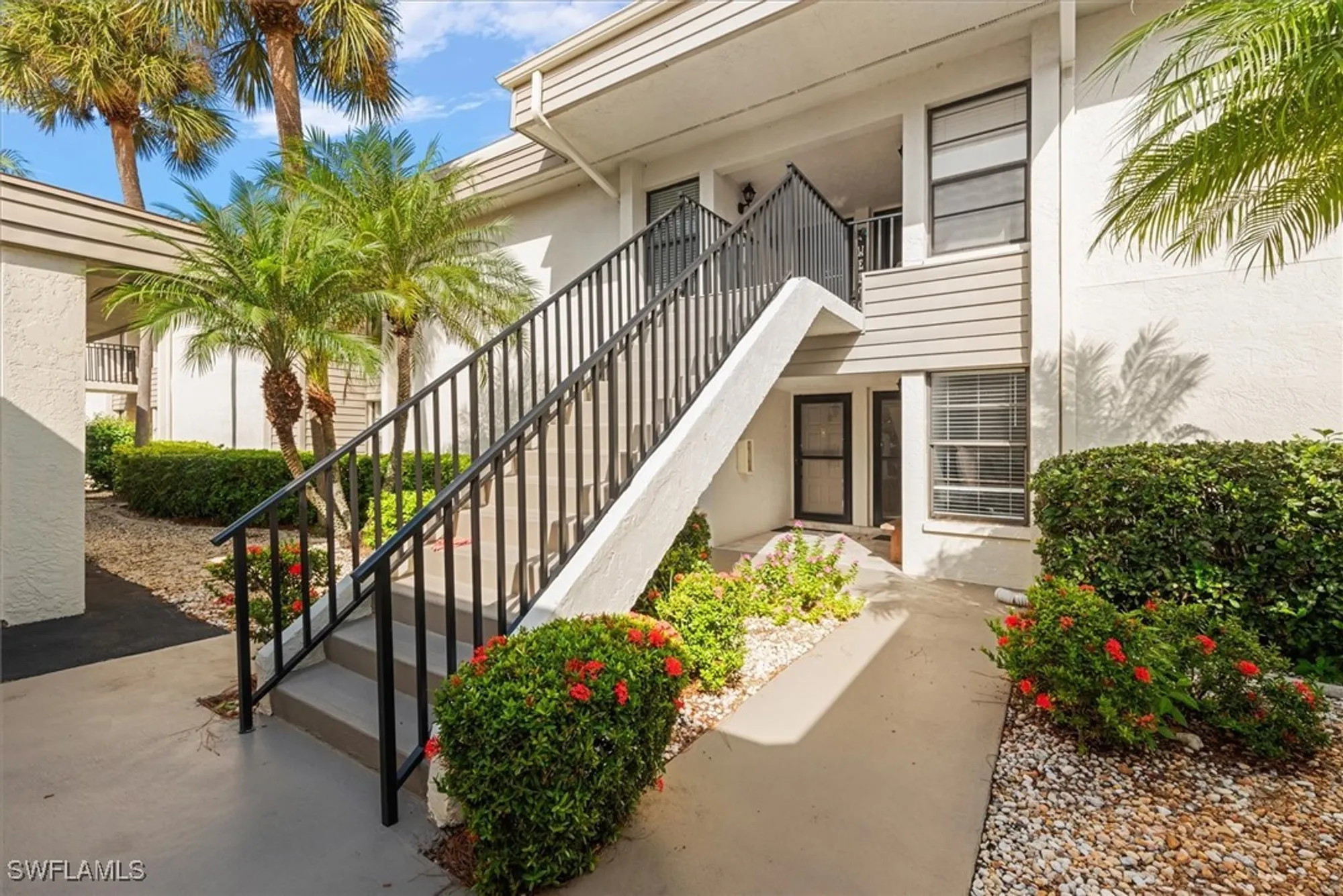 Property Slideshow image 3 of 31 | 5665 trailwinds dr 616, Fort Myers, FL, 33907
