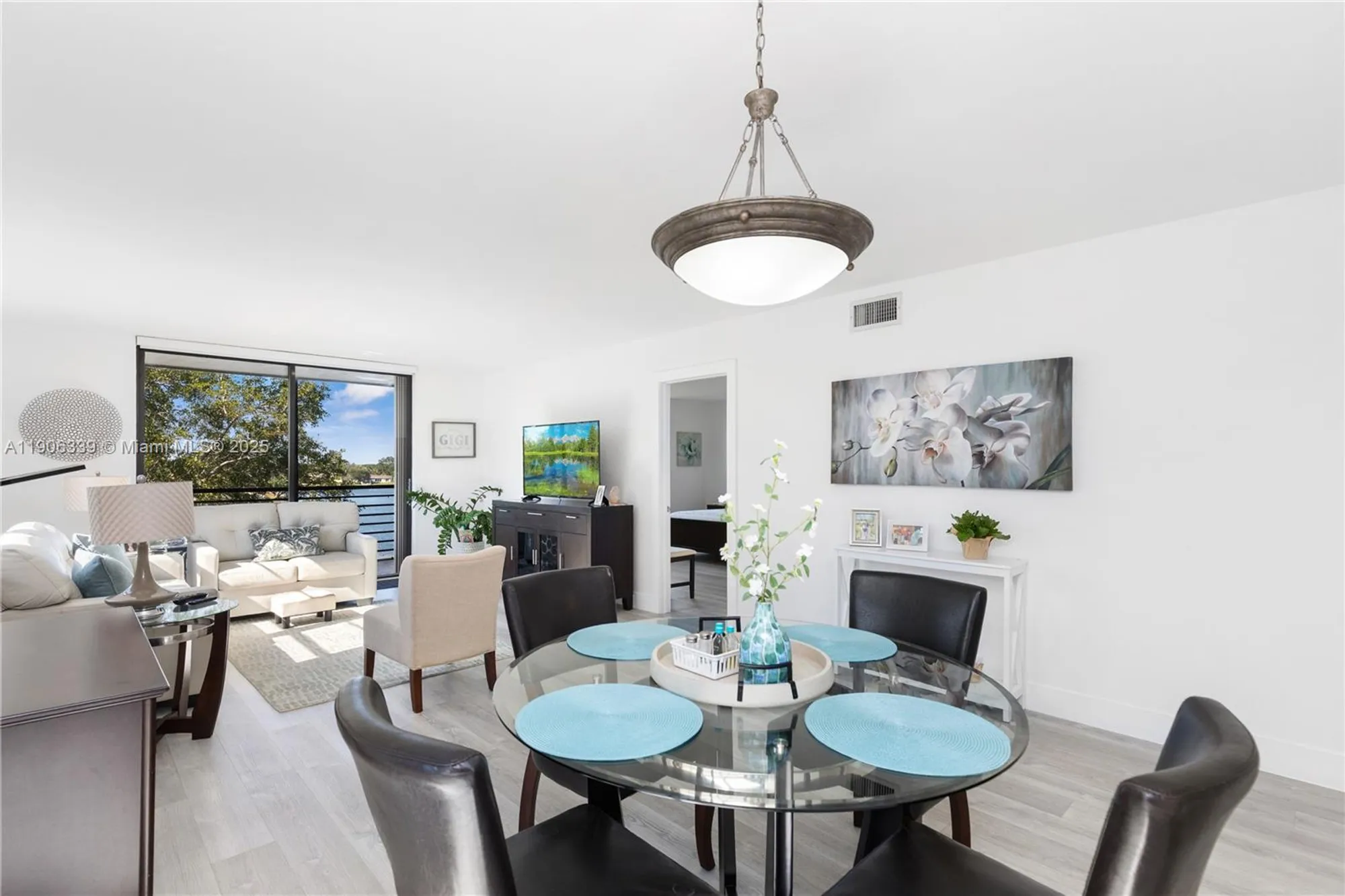 Property Slideshow image 14 of 36 | 1100 colony point cir apt 414, Pembroke Pines, FL, 33026