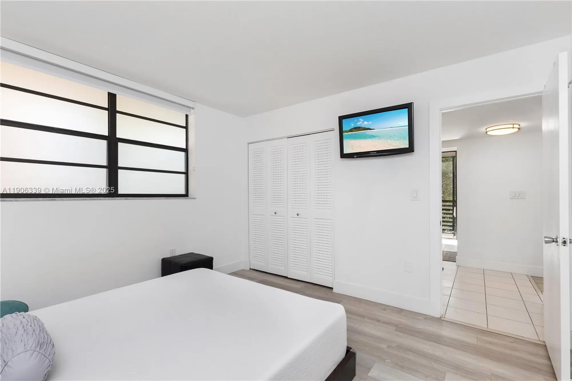 Property Slideshow image 16 of 36 | 1100 colony point cir apt 414, Pembroke Pines, FL, 33026