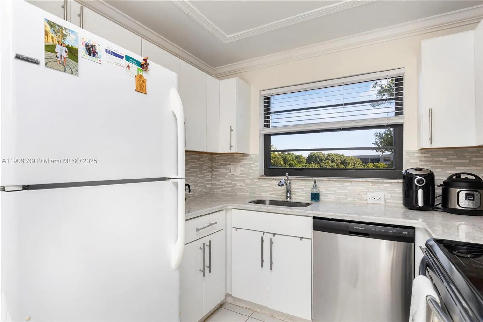 Property Slideshow image 26 of 36 | 1100 colony point cir apt 414, Pembroke Pines, FL, 33026