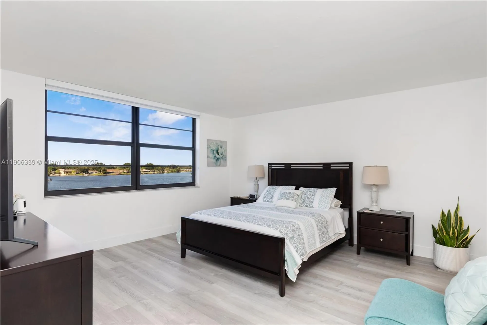 Property Slideshow image 27 of 36 | 1100 colony point cir apt 414, Pembroke Pines, FL, 33026