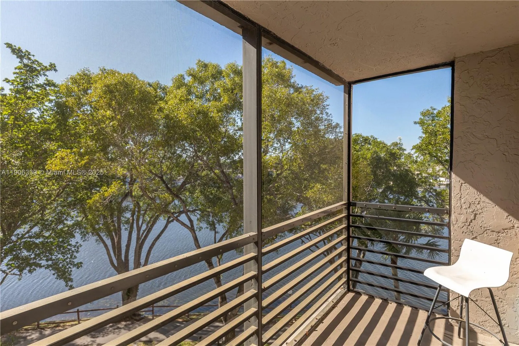 Property Slideshow image 21 of 36 | 1100 colony point cir apt 414, Pembroke Pines, FL, 33026