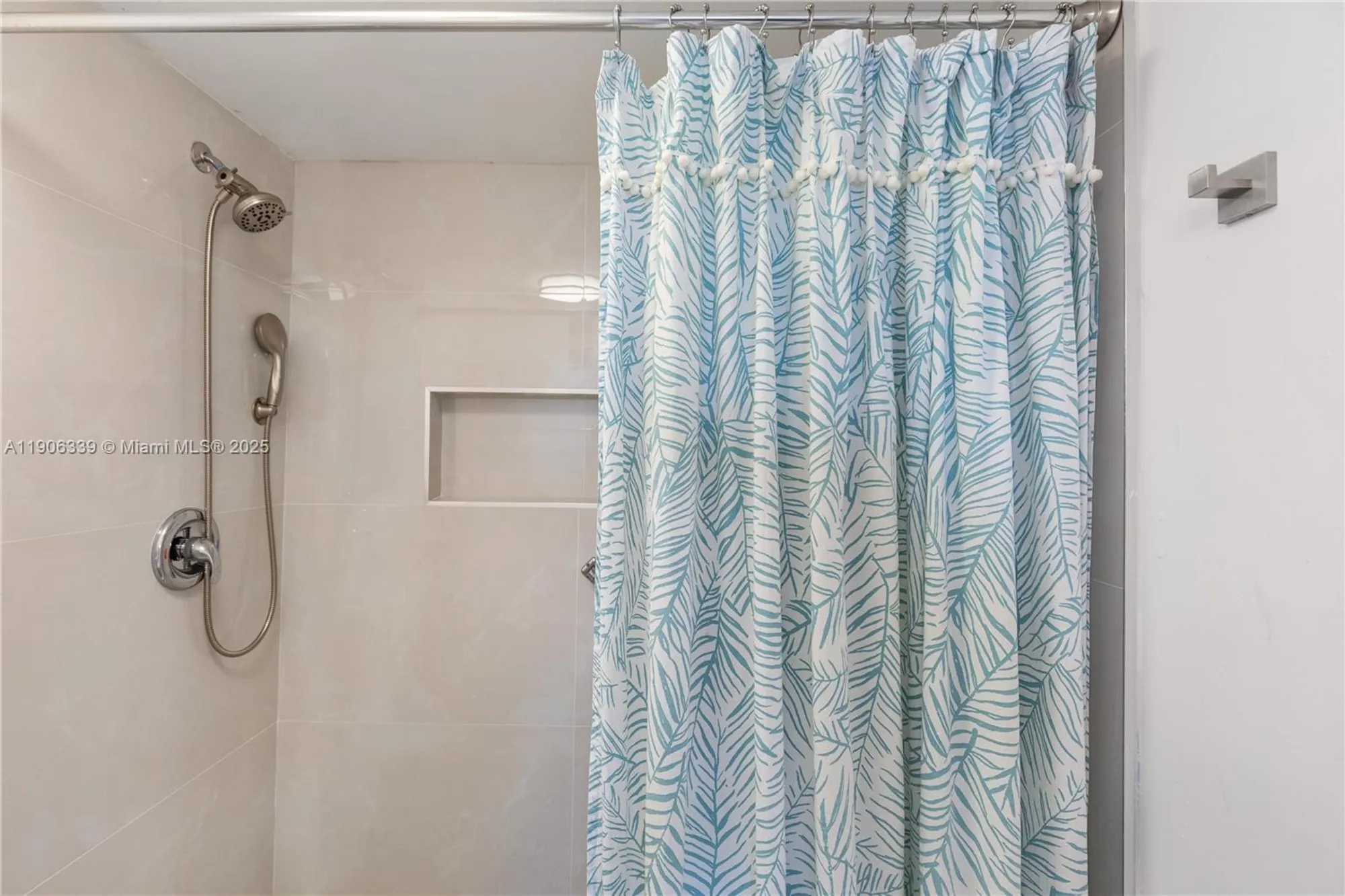 Property Slideshow image 32 of 36 | 1100 colony point cir apt 414, Pembroke Pines, FL, 33026