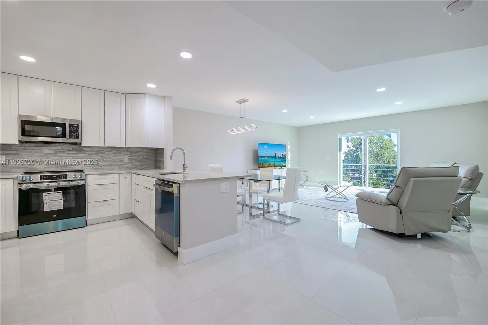 Property Slideshow image 1 of 31 | 4770 nw 21st st 302, Lauderhill, FL, 33313