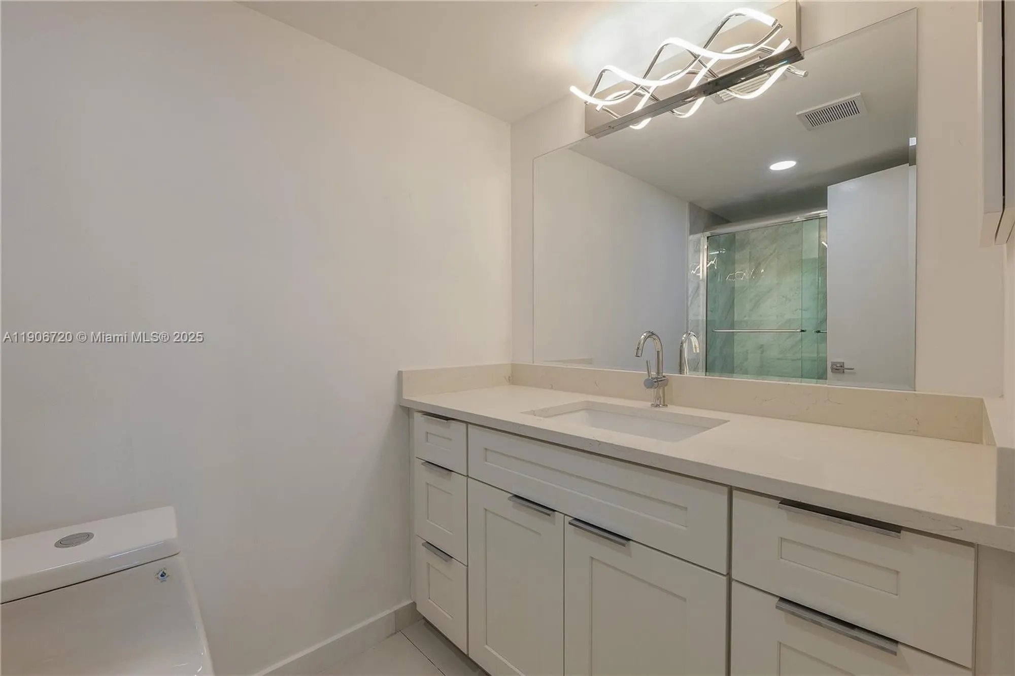 Property Slideshow image 12 of 31 | 4770 nw 21st st 302, Lauderhill, FL, 33313