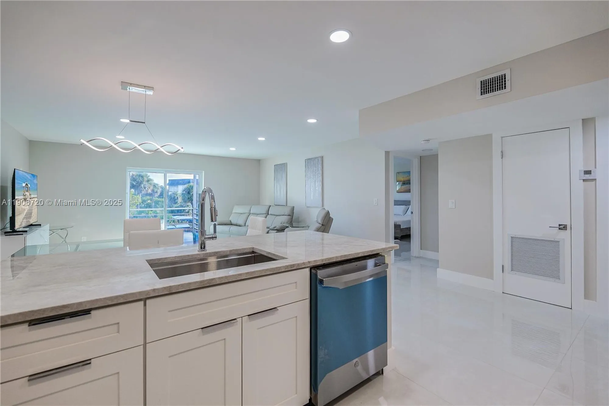 Property Slideshow image 4 of 31 | 4770 nw 21st st 302, Lauderhill, FL, 33313