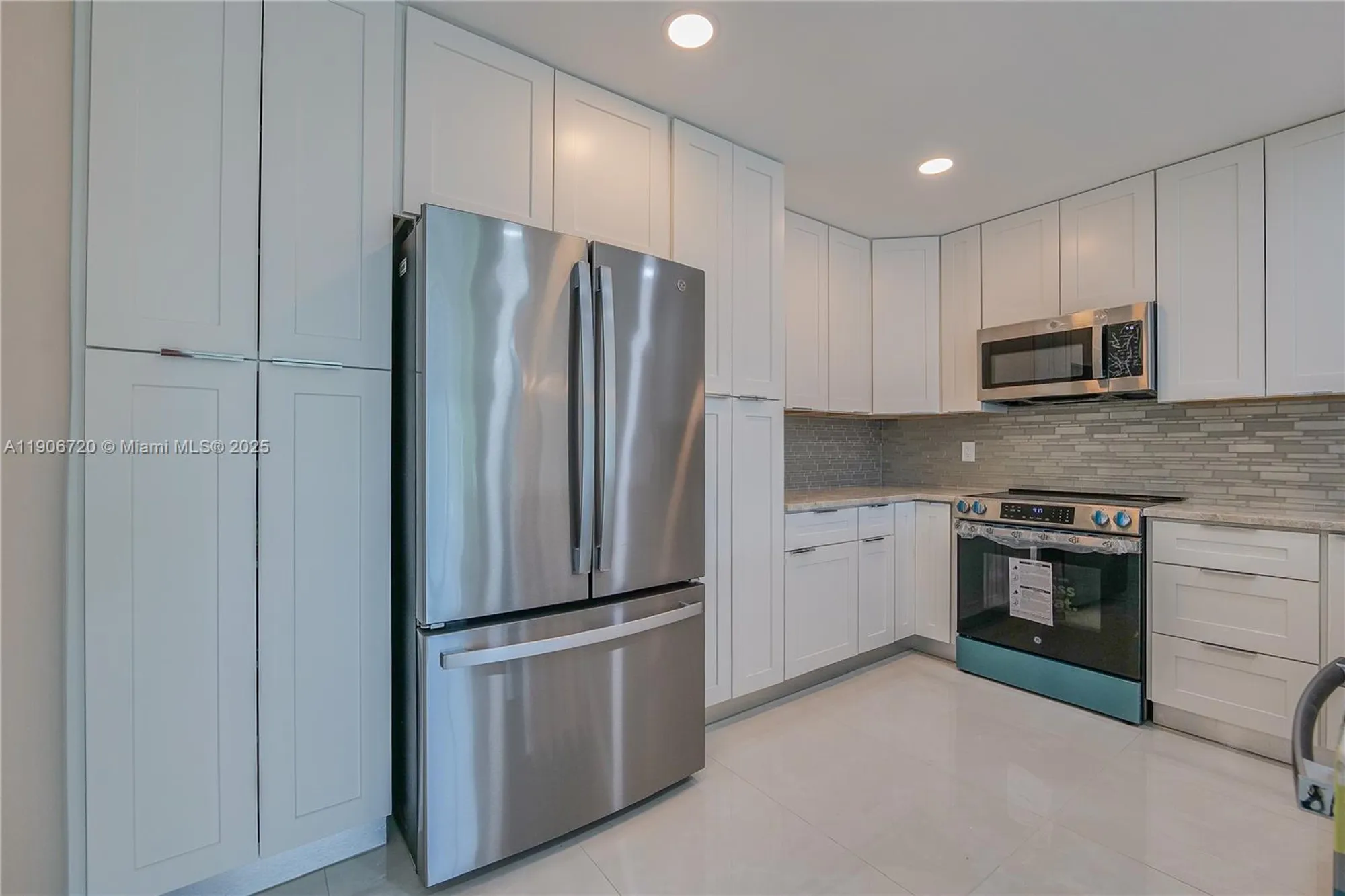 Property Slideshow image 5 of 31 | 4770 nw 21st st 302, Lauderhill, FL, 33313