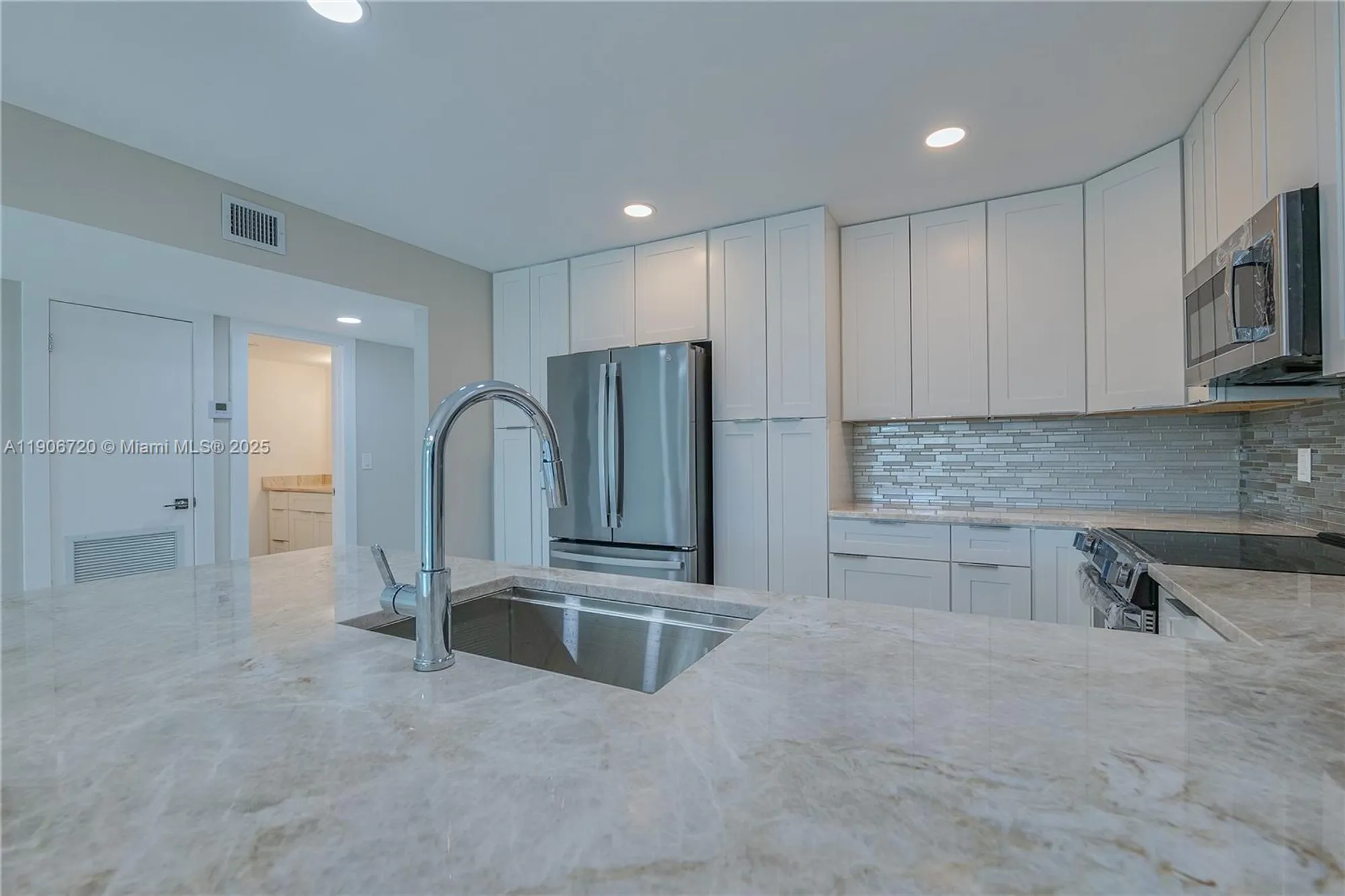 Property Slideshow image 6 of 31 | 4770 nw 21st st 302, Lauderhill, FL, 33313