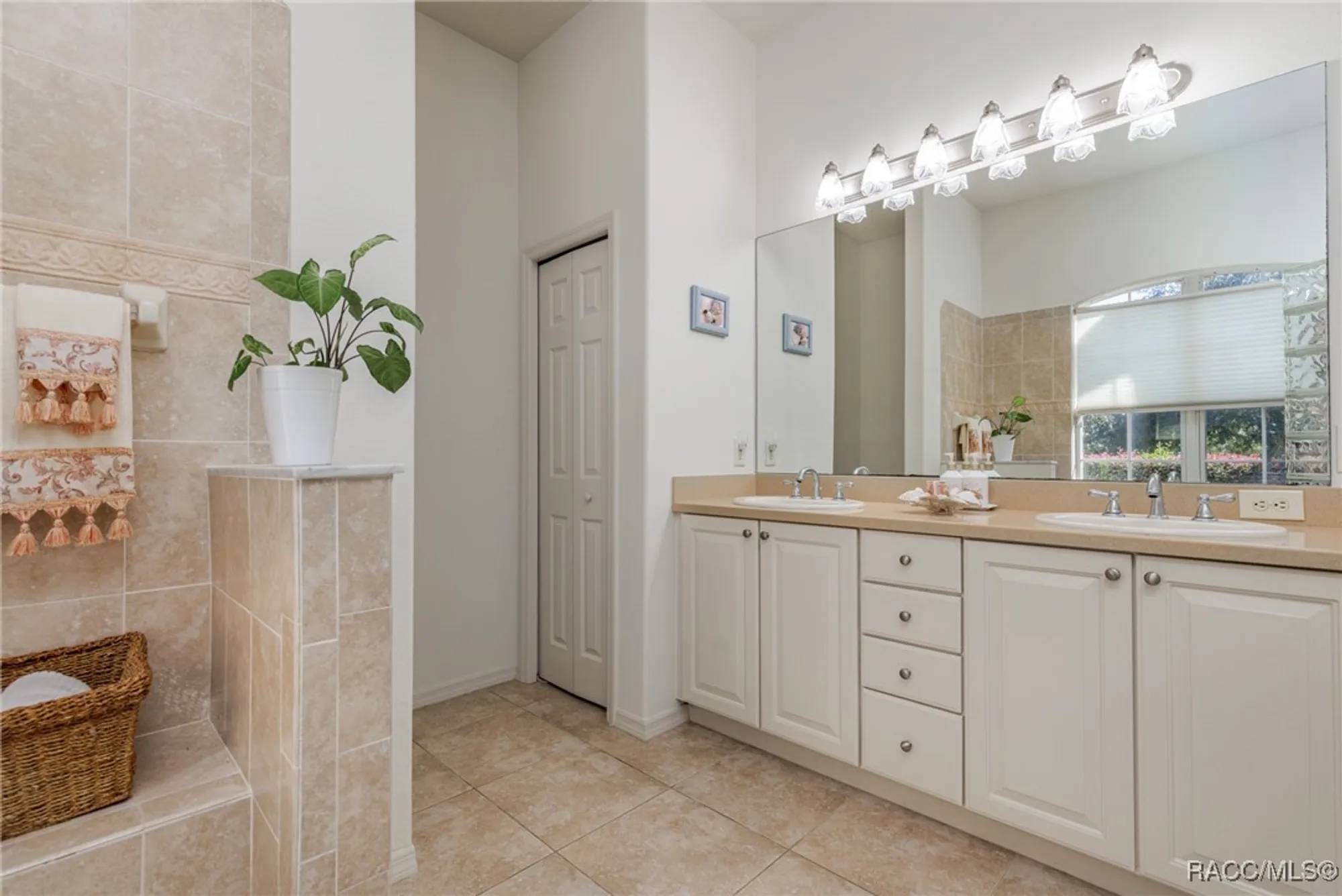 Property Slideshow image 17 of 51 | 1056 w beagle run loop, Hernando, FL, 34442