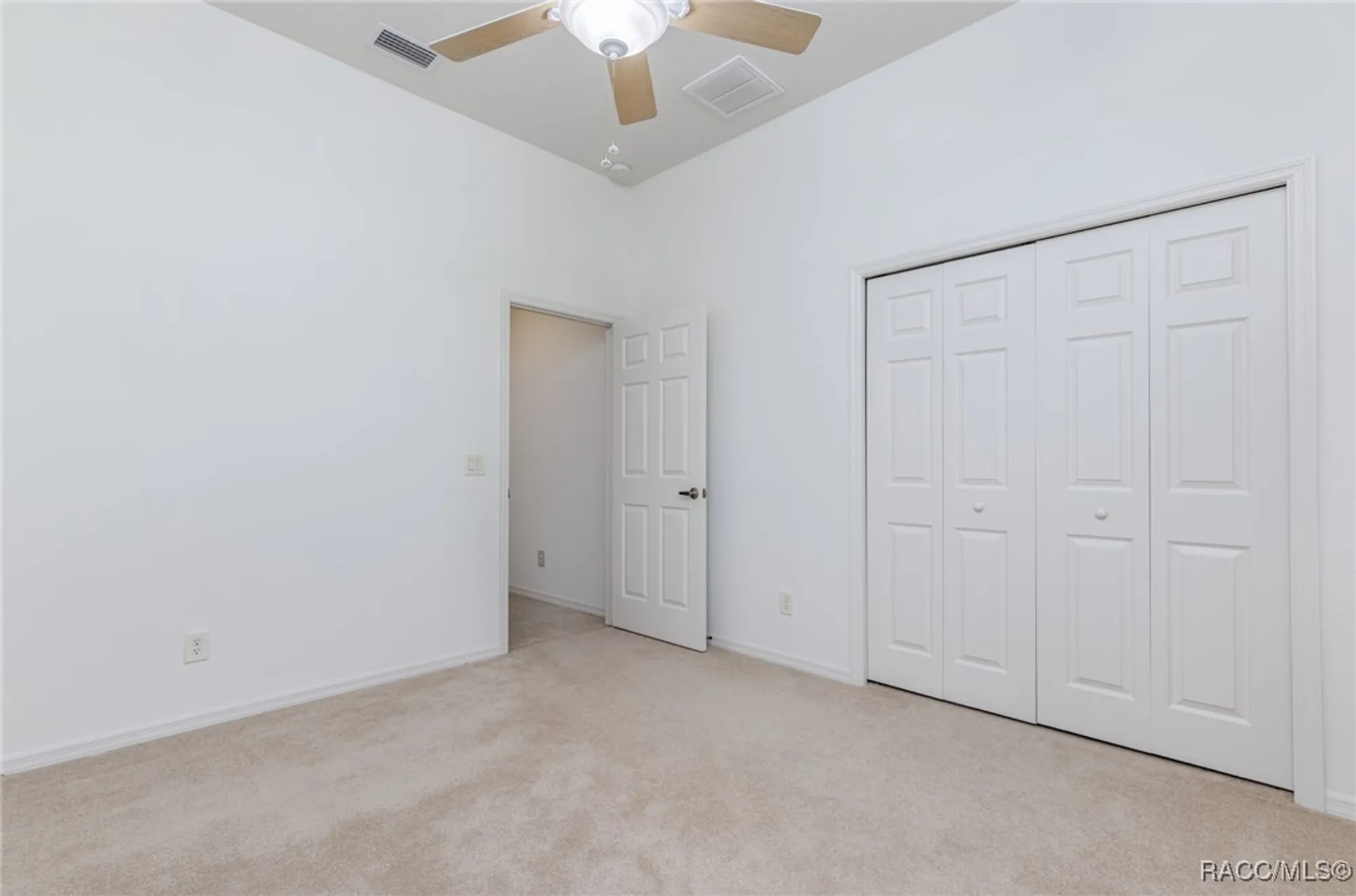 Property Slideshow image 21 of 51 | 1056 w beagle run loop, Hernando, FL, 34442