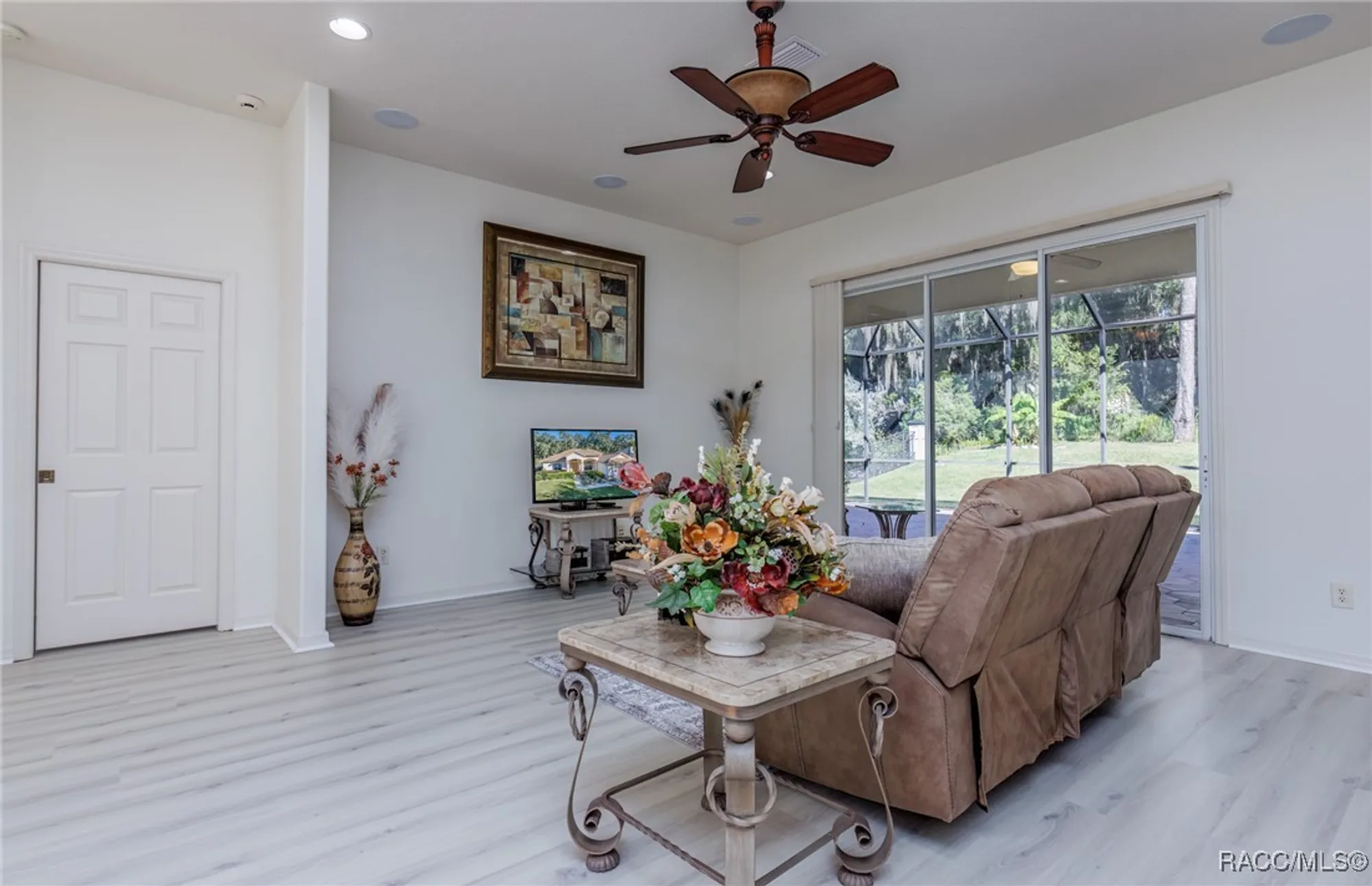 Property Slideshow image 4 of 51 | 1056 w beagle run loop, Hernando, FL, 34442