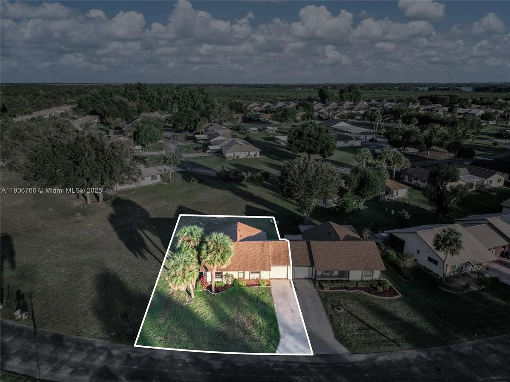 Property Slideshow image 2 of 49 | 55 jasmine st, Lake Placid, FL, 33852