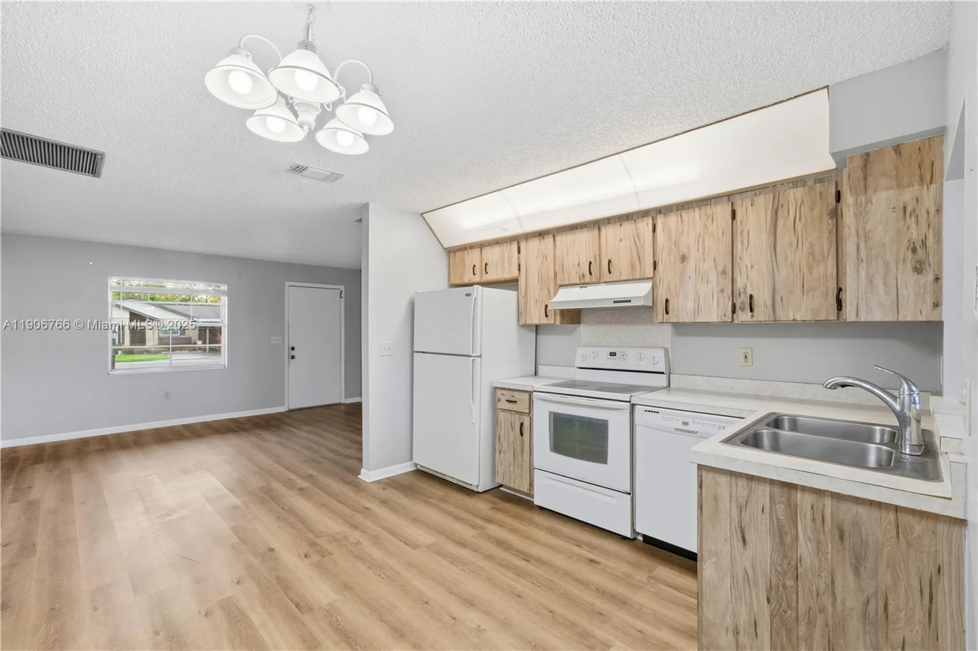 Property Slideshow image 8 of 49 | 55 jasmine st, Lake Placid, FL, 33852