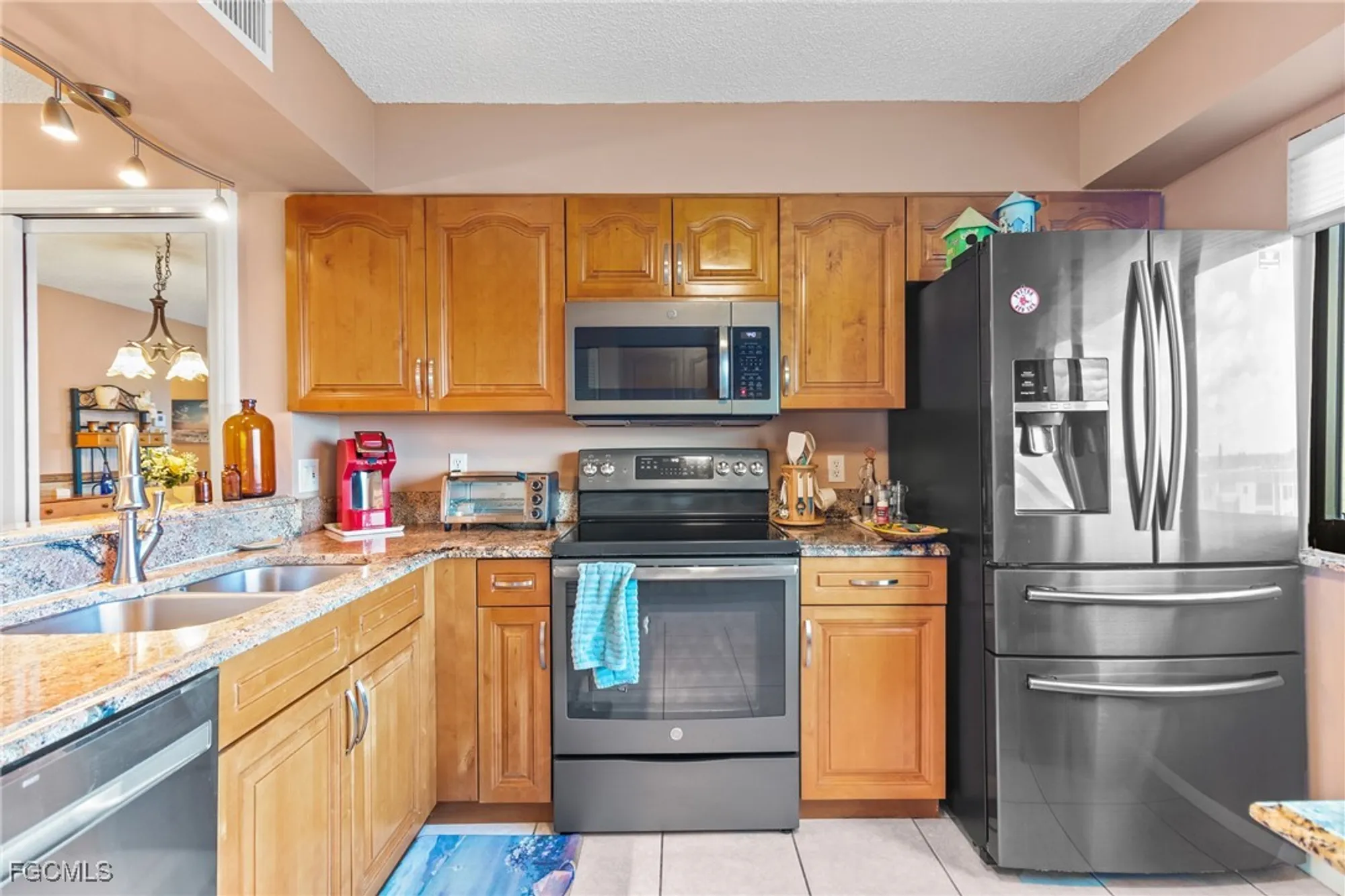 Property Slideshow image 19 of 50 | 7406 lake breeze dr 615, Fort Myers, FL, 33907