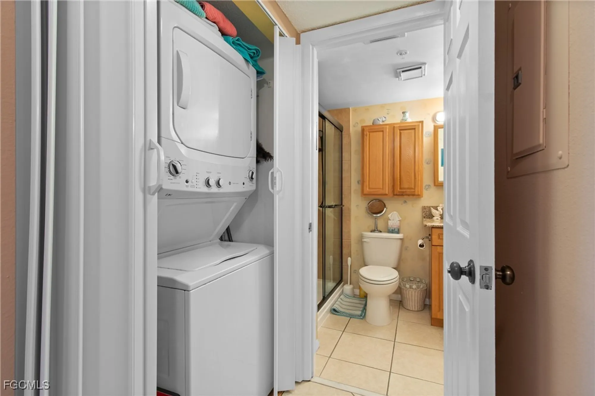 Property Slideshow image 27 of 50 | 7406 lake breeze dr 615, Fort Myers, FL, 33907