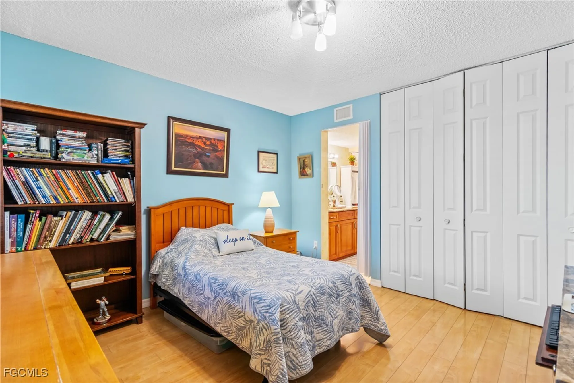 Property Slideshow image 21 of 50 | 7406 lake breeze dr 615, Fort Myers, FL, 33907