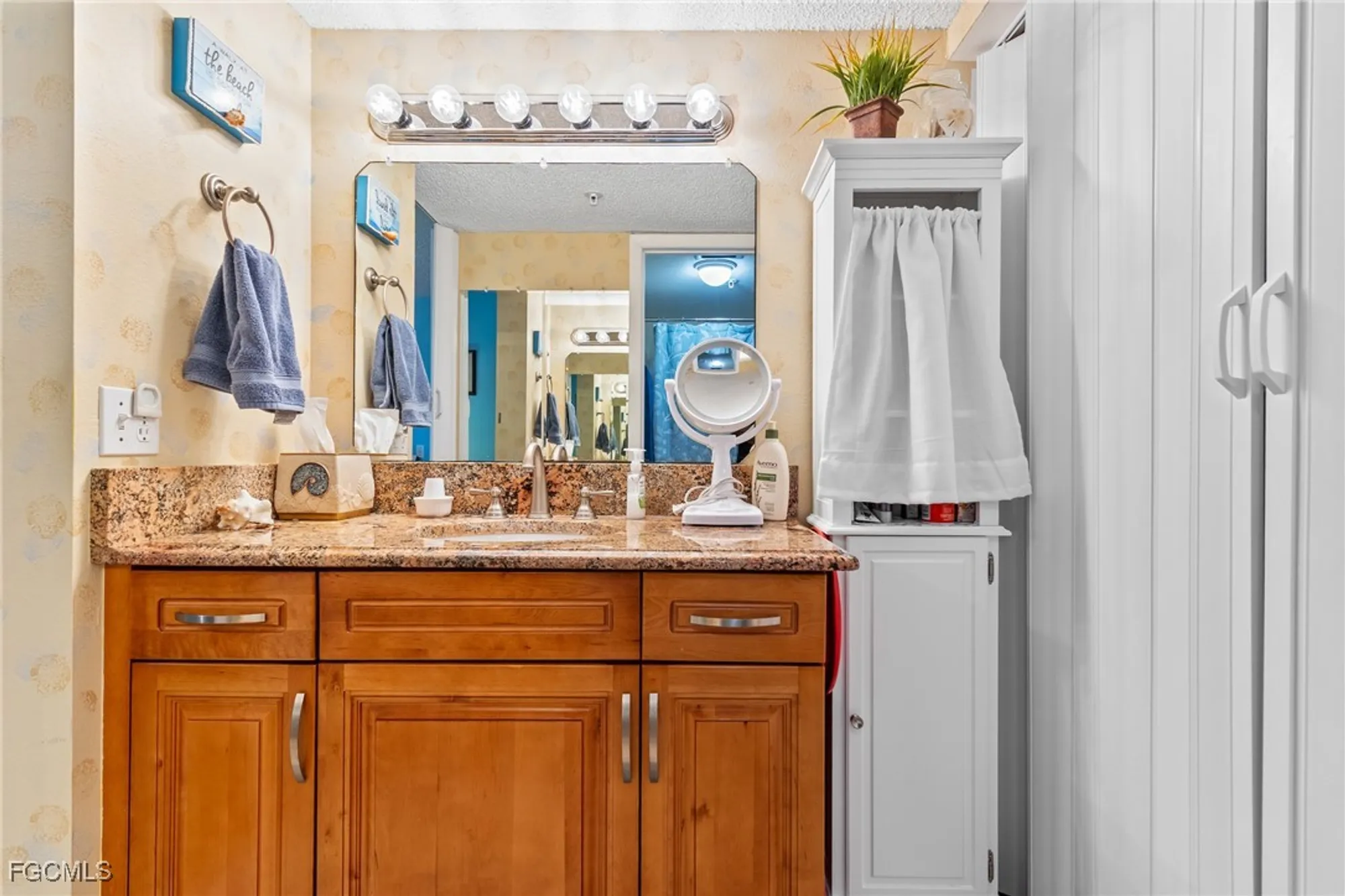 Property Slideshow image 23 of 50 | 7406 lake breeze dr 615, Fort Myers, FL, 33907