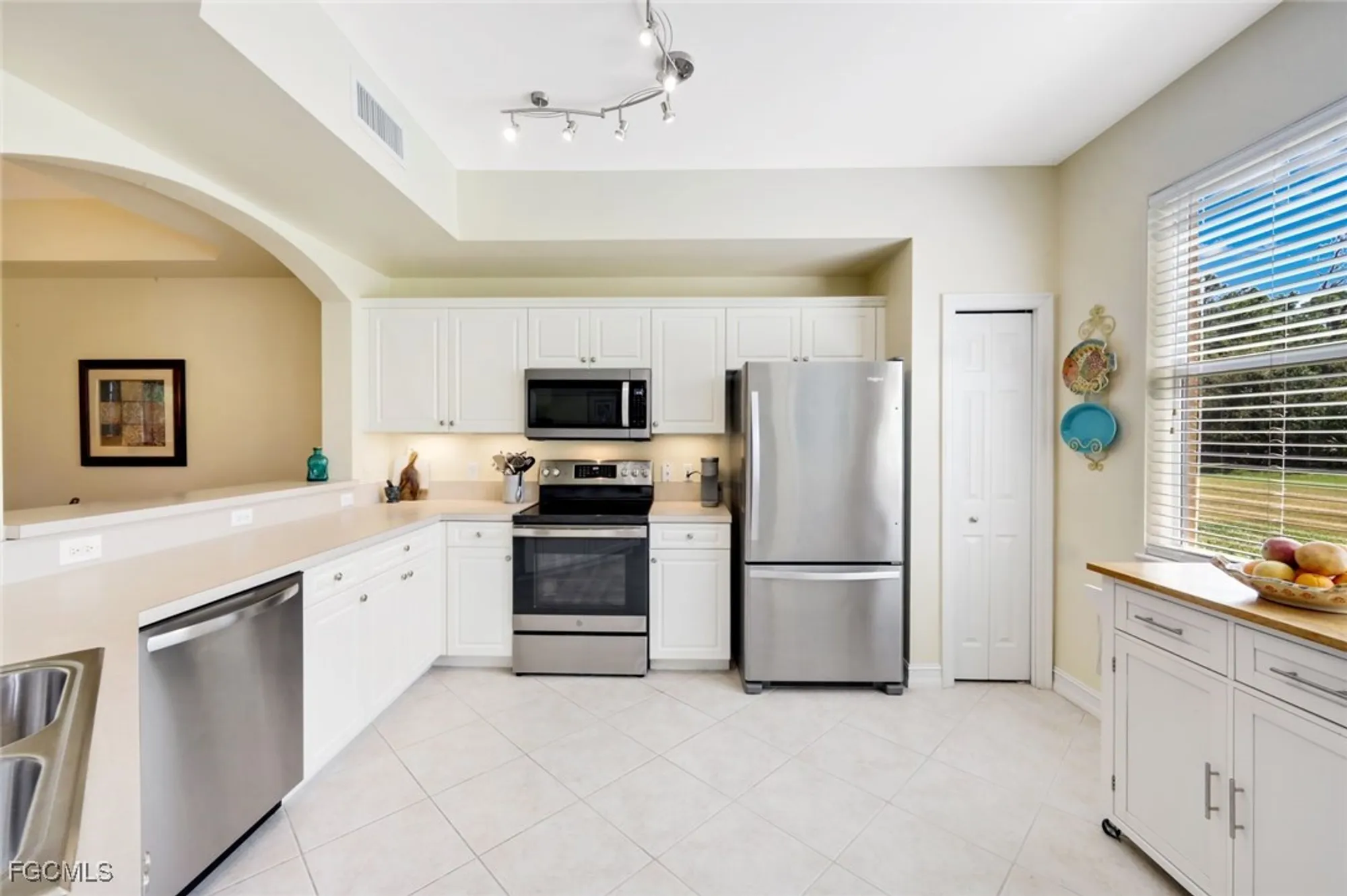 Property Slideshow image 11 of 36 | 10530 amiata way 105, Fort Myers, FL, 33913