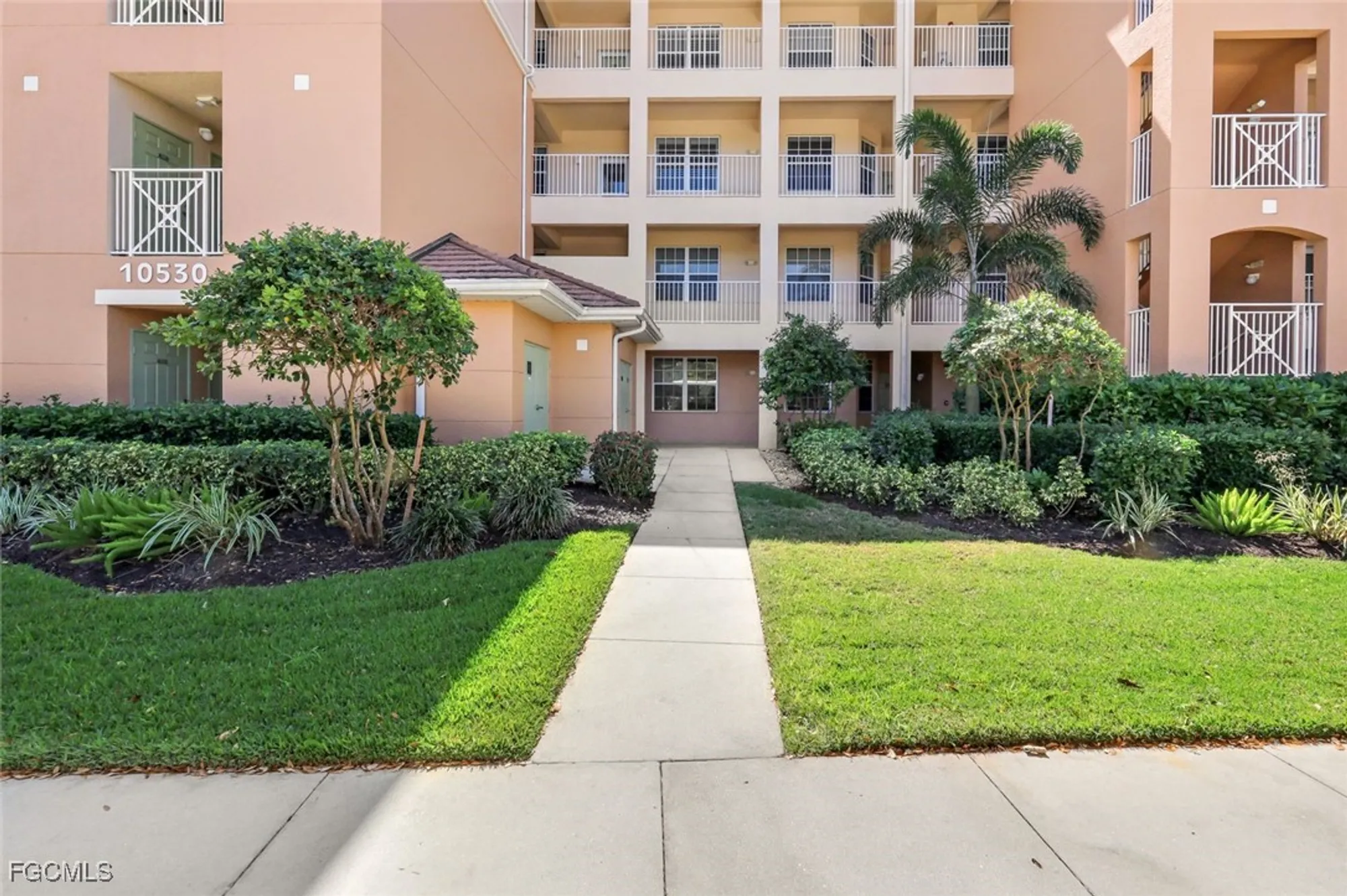 Property Slideshow image 4 of 36 | 10530 amiata way 105, Fort Myers, FL, 33913