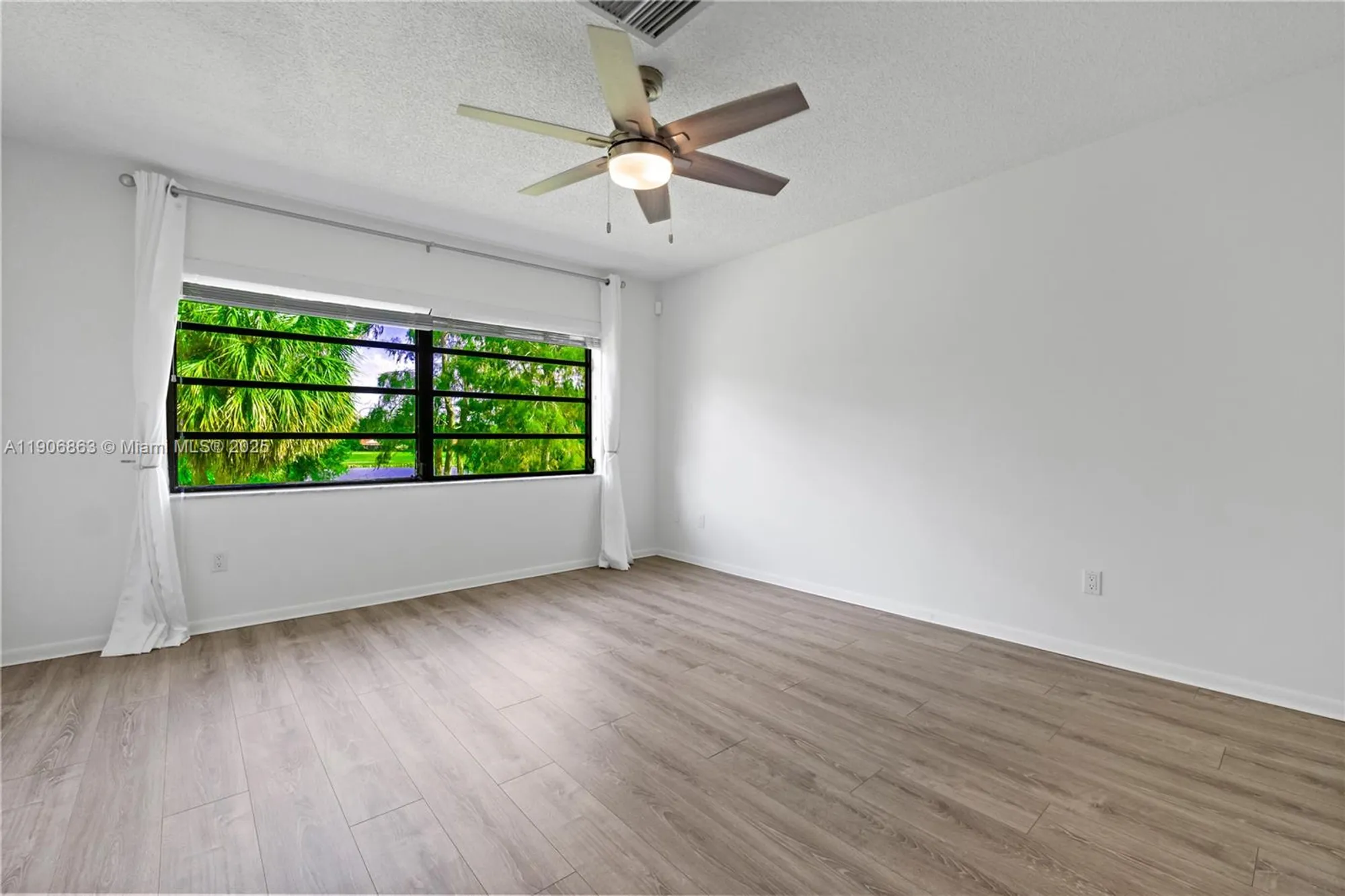 Property Slideshow image 17 of 40 | 21578 juego cir apt 26h, Boca Raton, FL, 33433