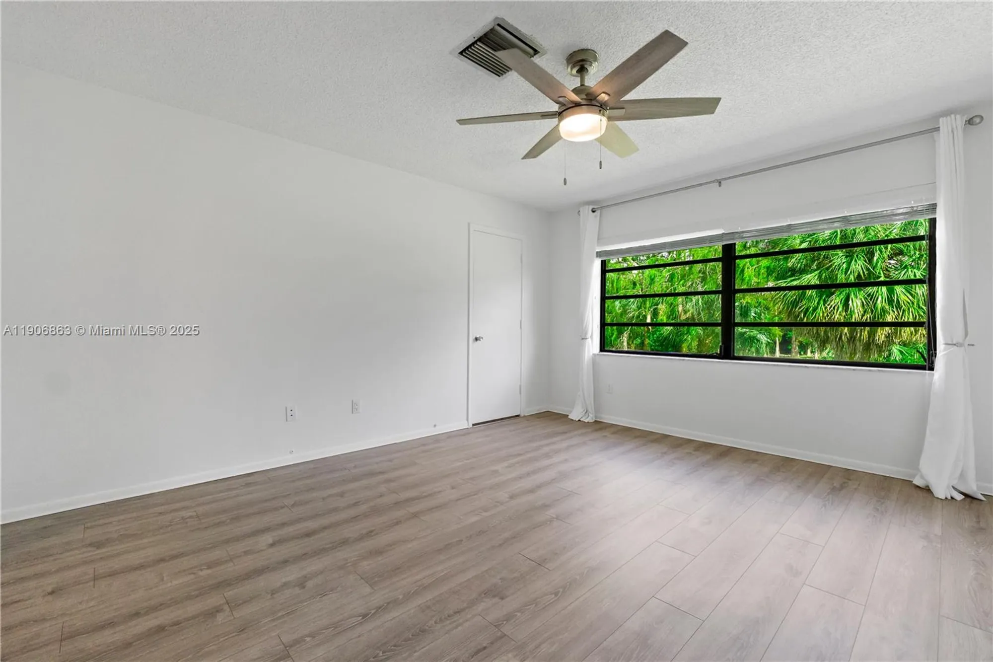 Property Slideshow image 18 of 40 | 21578 juego cir apt 26h, Boca Raton, FL, 33433