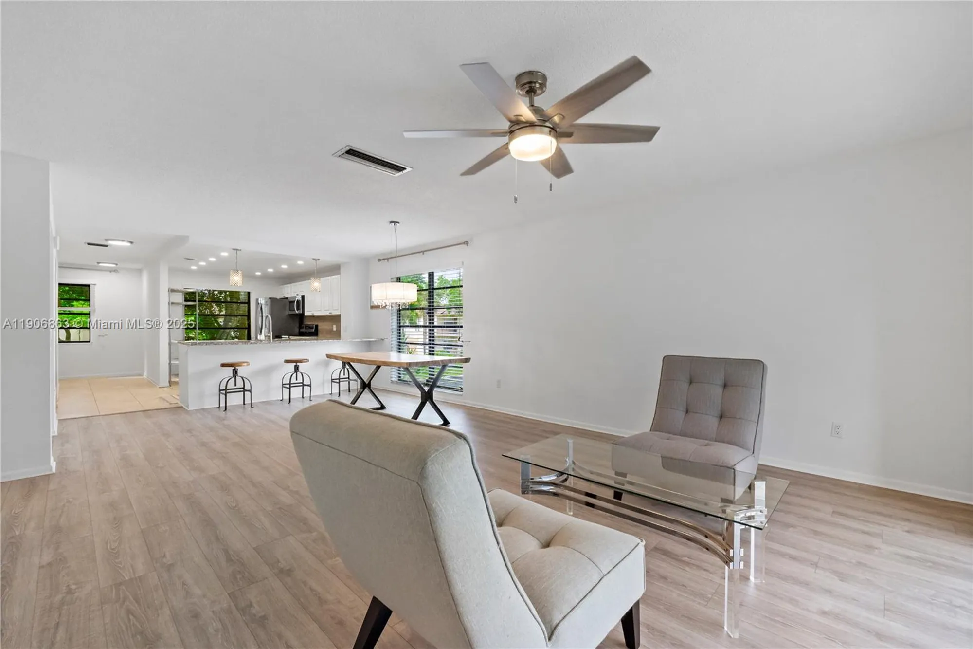 Property Slideshow image 10 of 40 | 21578 juego cir apt 26h, Boca Raton, FL, 33433