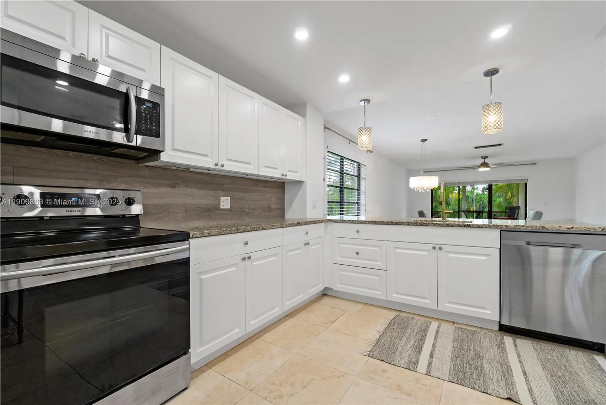 Property Slideshow image 5 of 40 | 21578 juego cir apt 26h, Boca Raton, FL, 33433