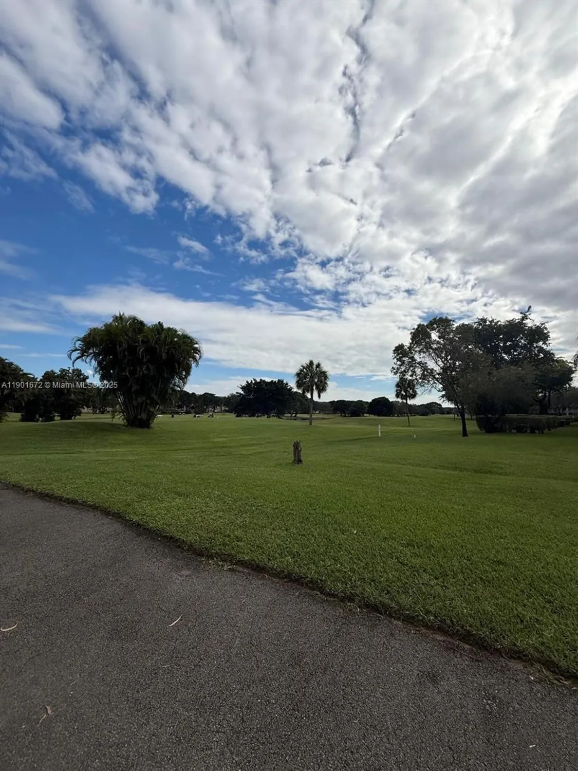 Property Slideshow image 12 of 16 | 100 sw 132nd way 205k, Pembroke Pines, FL, 33027