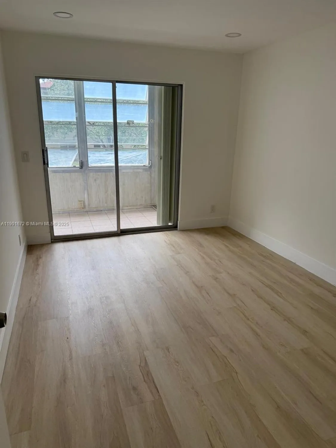 Property Slideshow image 5 of 16 | 100 sw 132nd way 205k, Pembroke Pines, FL, 33027