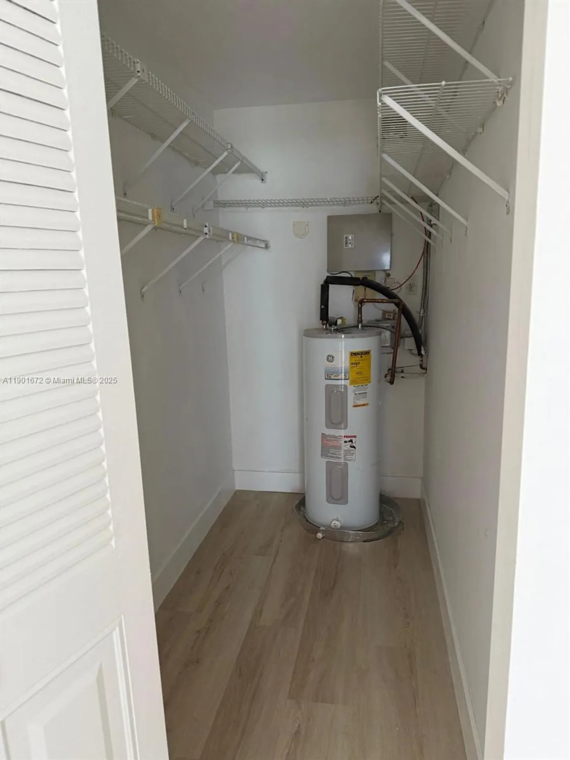 Property Slideshow image 6 of 16 | 100 sw 132nd way 205k, Pembroke Pines, FL, 33027