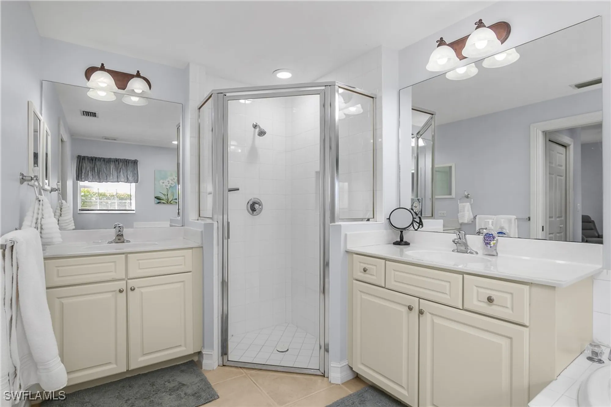 Property Slideshow image 22 of 35 | 9185 michael cir 1203, Naples, FL, 34113