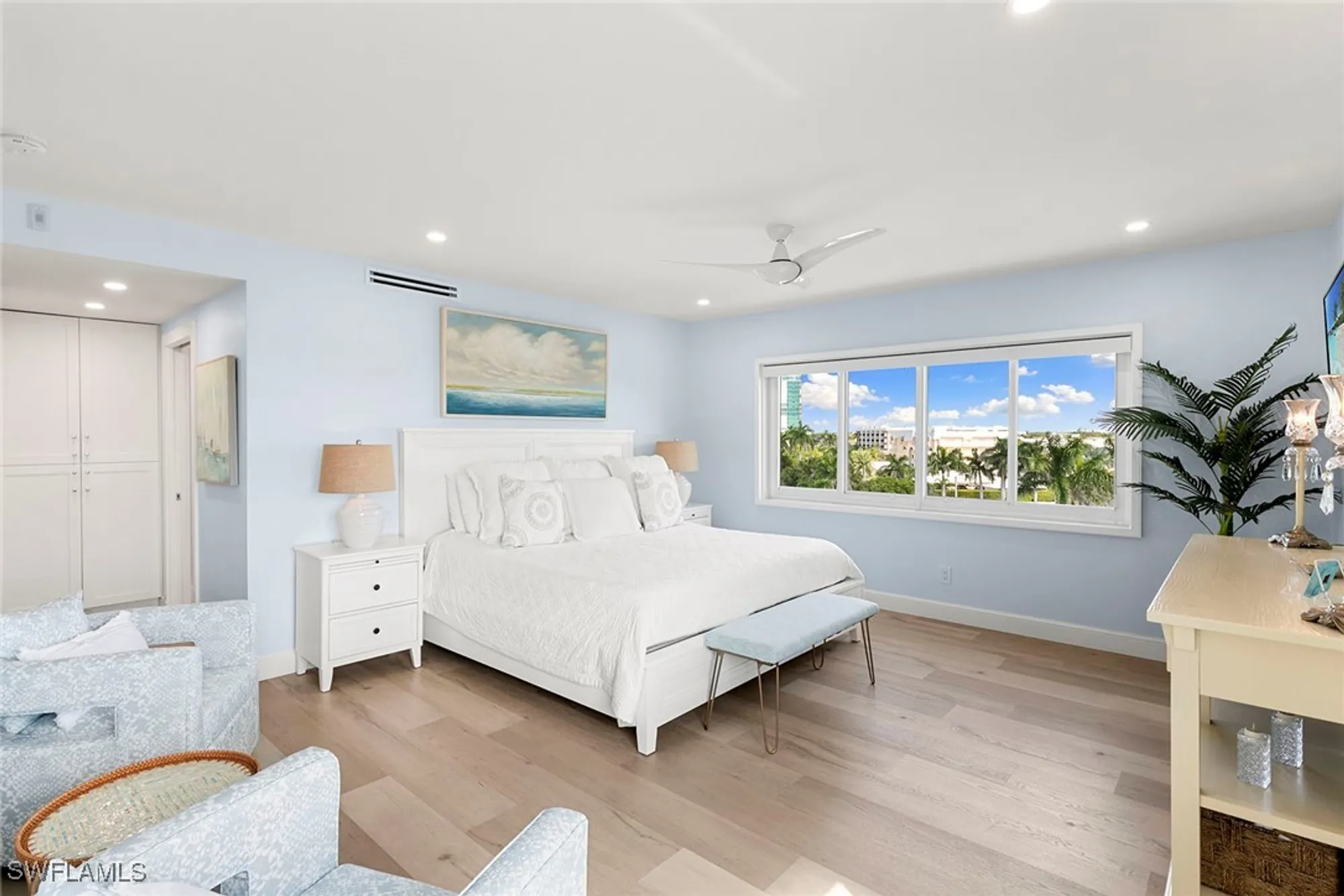 Property Slideshow image 14 of 39 | 3401 gulf shore blvd 506, Naples, FL, 34103