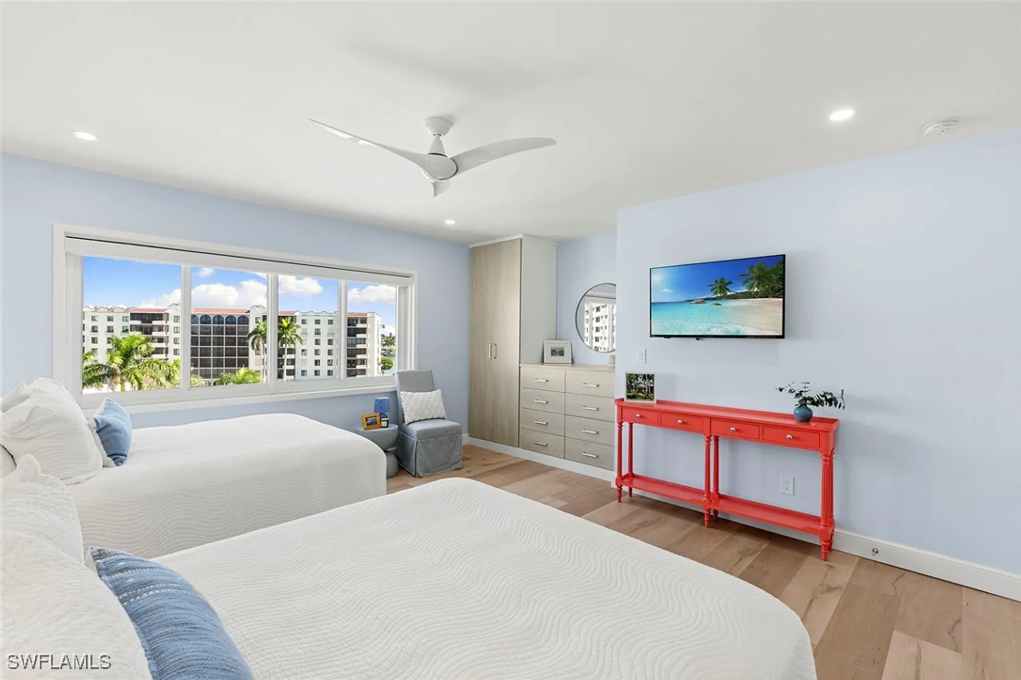 Property Slideshow image 19 of 39 | 3401 gulf shore blvd 506, Naples, FL, 34103
