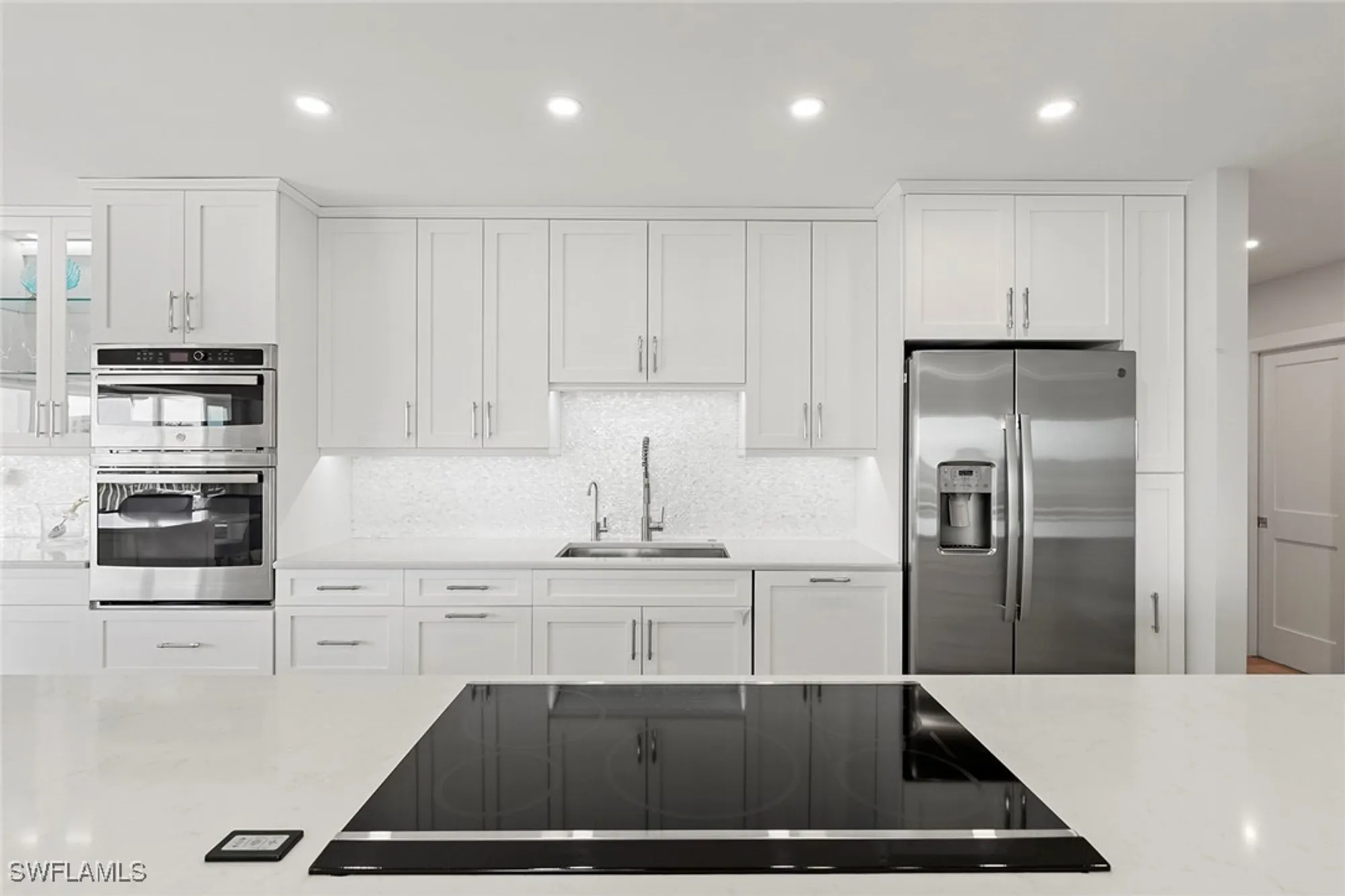 Property Slideshow image 12 of 39 | 3401 gulf shore blvd 506, Naples, FL, 34103