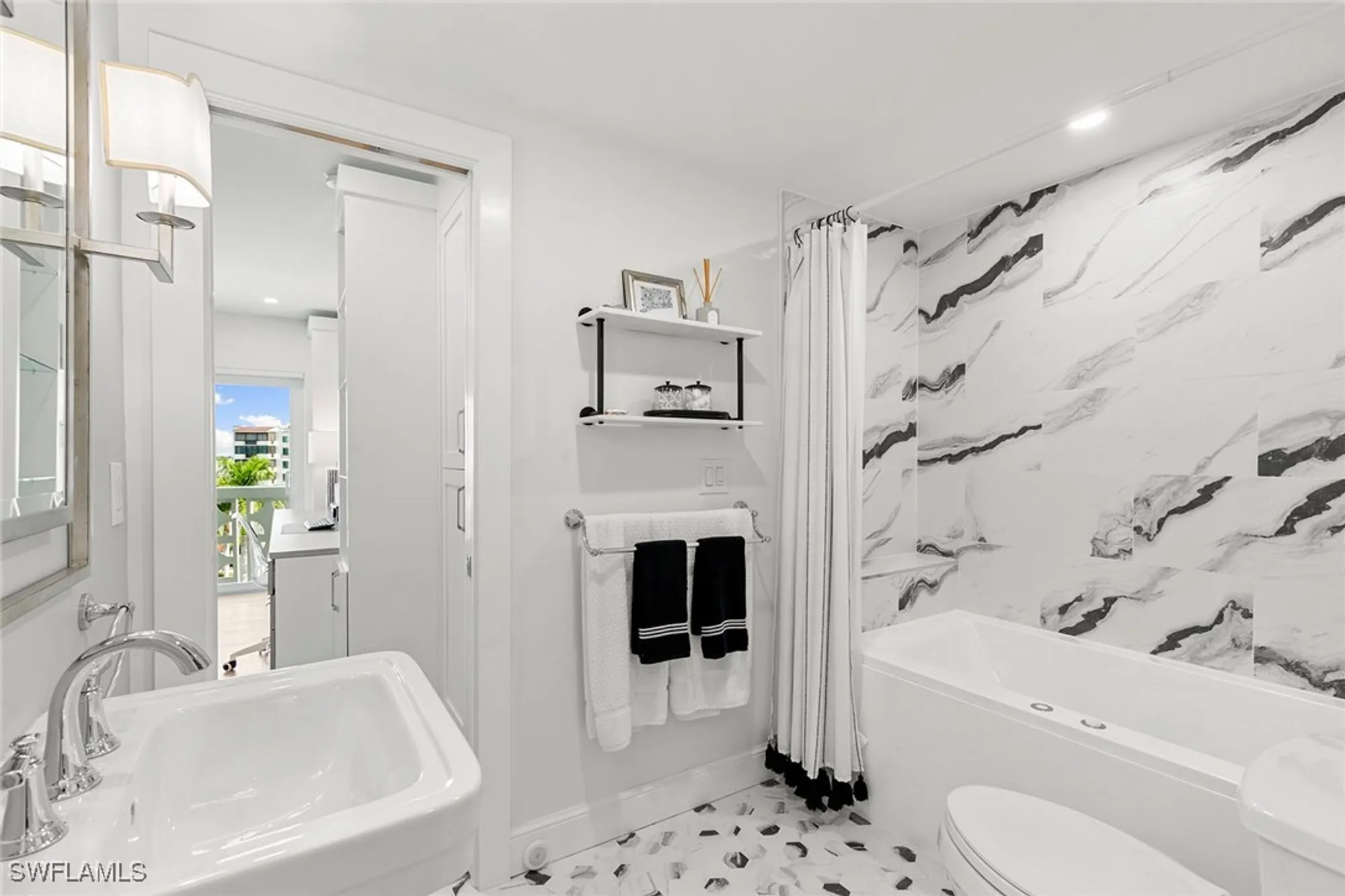 Property Slideshow image 22 of 39 | 3401 gulf shore blvd 506, Naples, FL, 34103