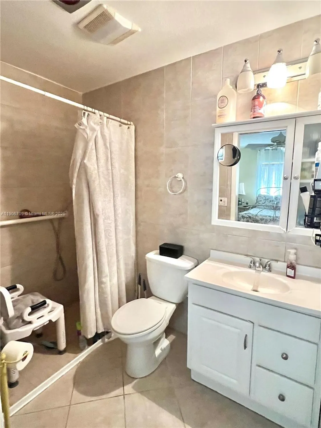 Property Slideshow image 19 of 26 | 1175 nw 72nd ter, Margate, FL, 33063