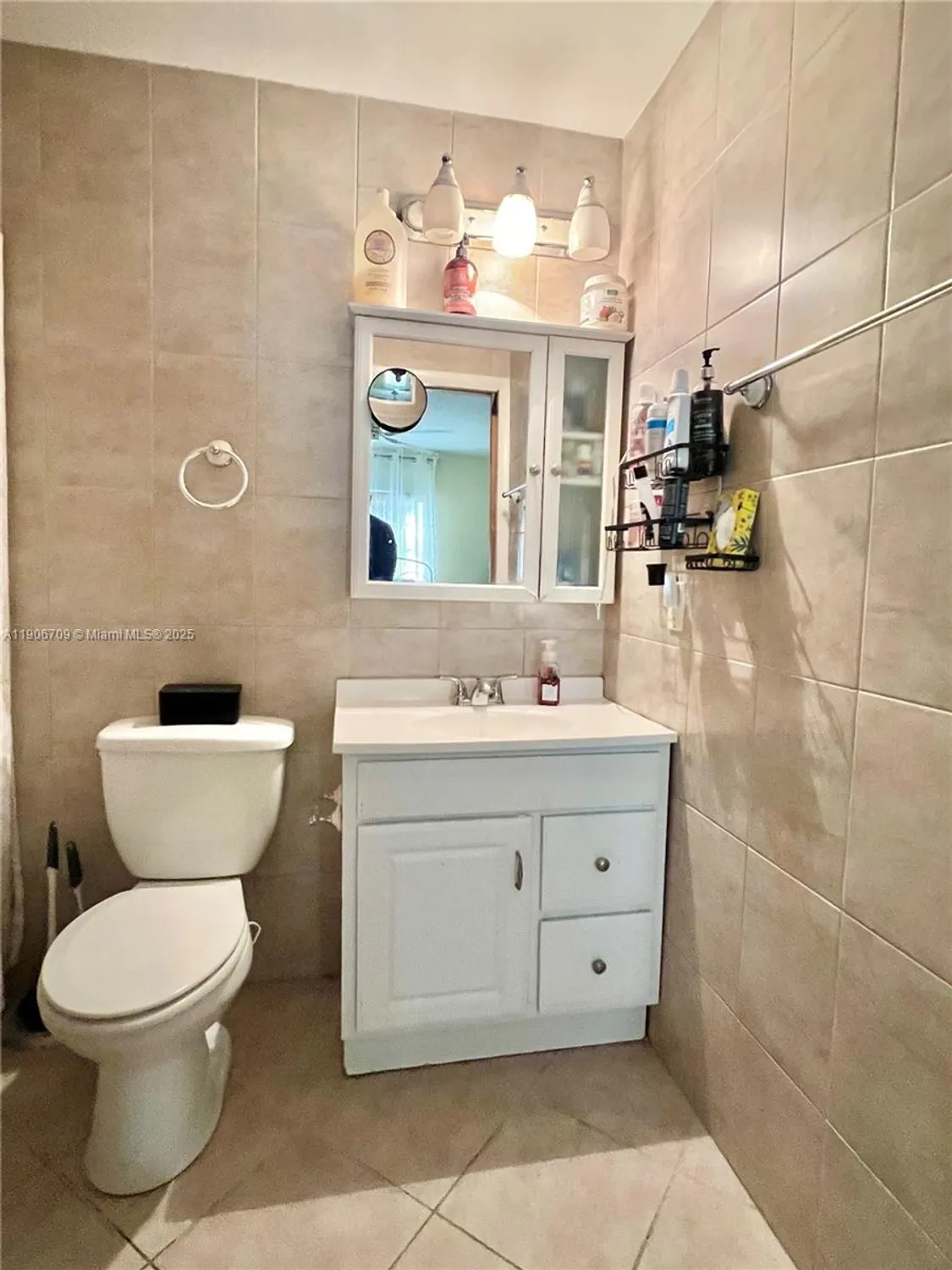 Property Slideshow image 20 of 26 | 1175 nw 72nd ter, Margate, FL, 33063