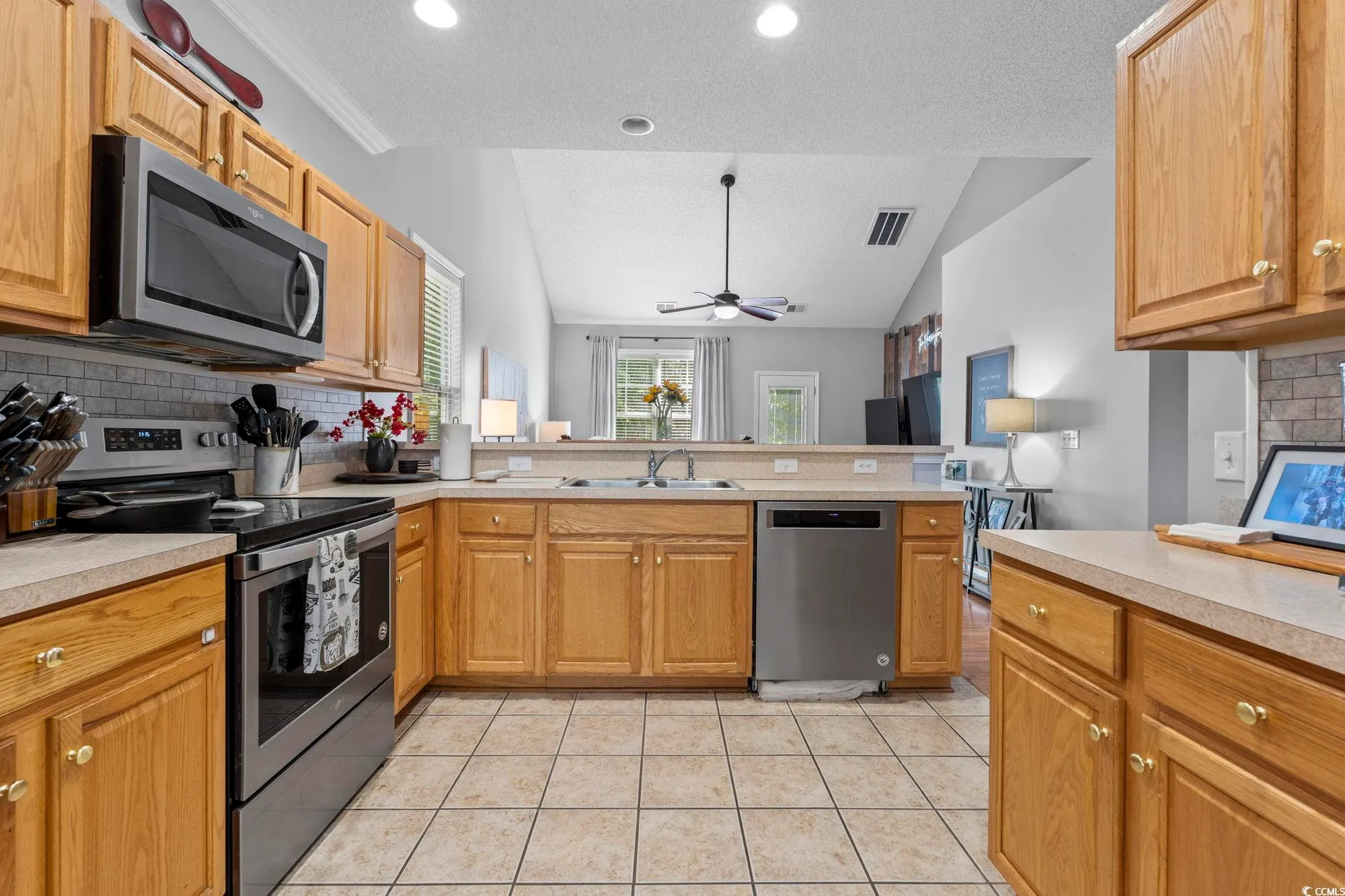 Property Slideshow image 10 of 40 | 1535 harlow ct, Myrtle Beach, SC, 29579