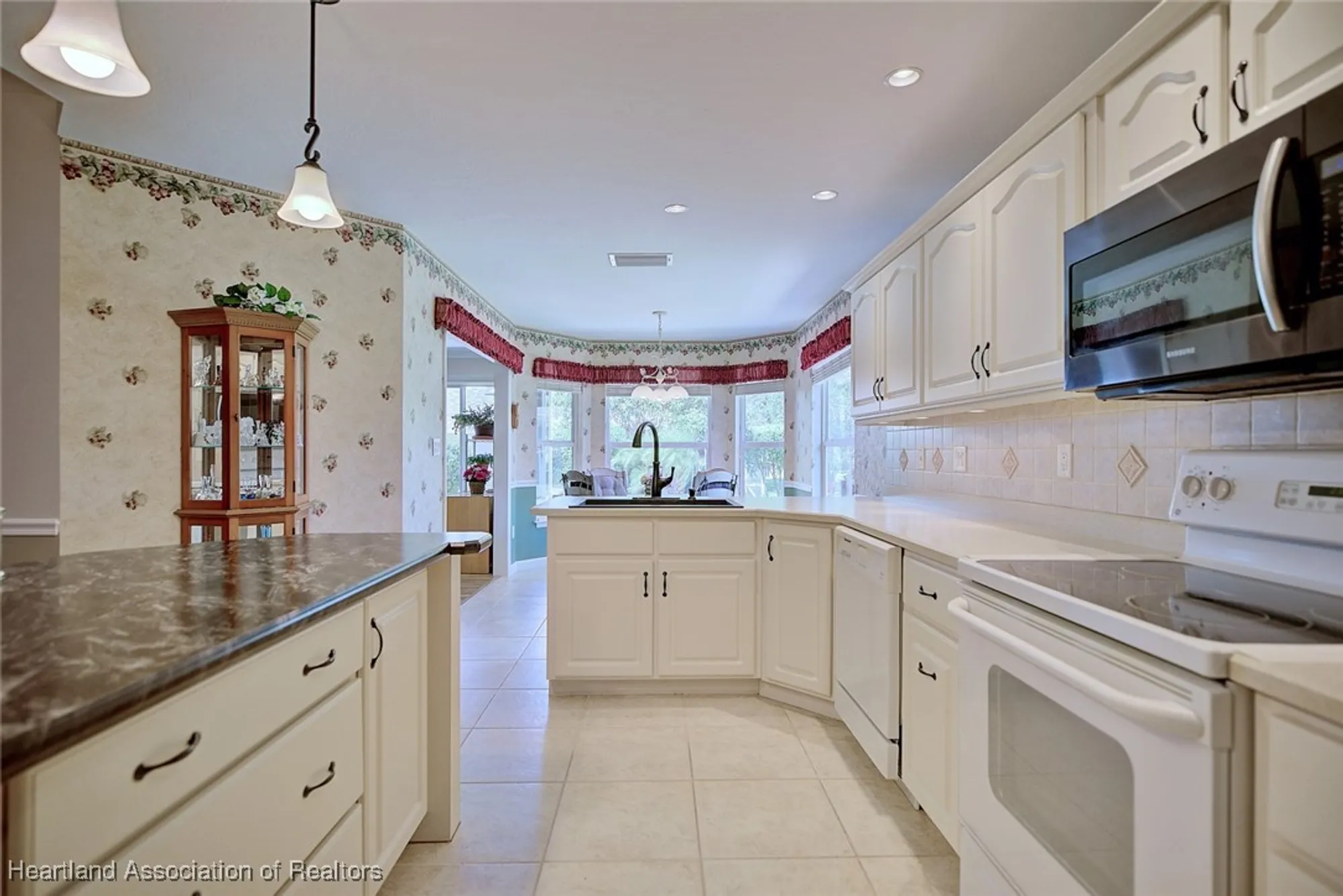 Property Slideshow image 13 of 45 | 3501 e saint andrews dr, Avon Park, FL, 33825