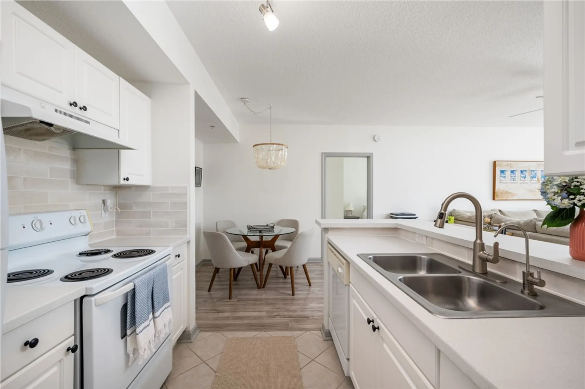 Property Slideshow image 11 of 35 | 5095 fairways cir apt i204, Vero Beach, FL, 32967