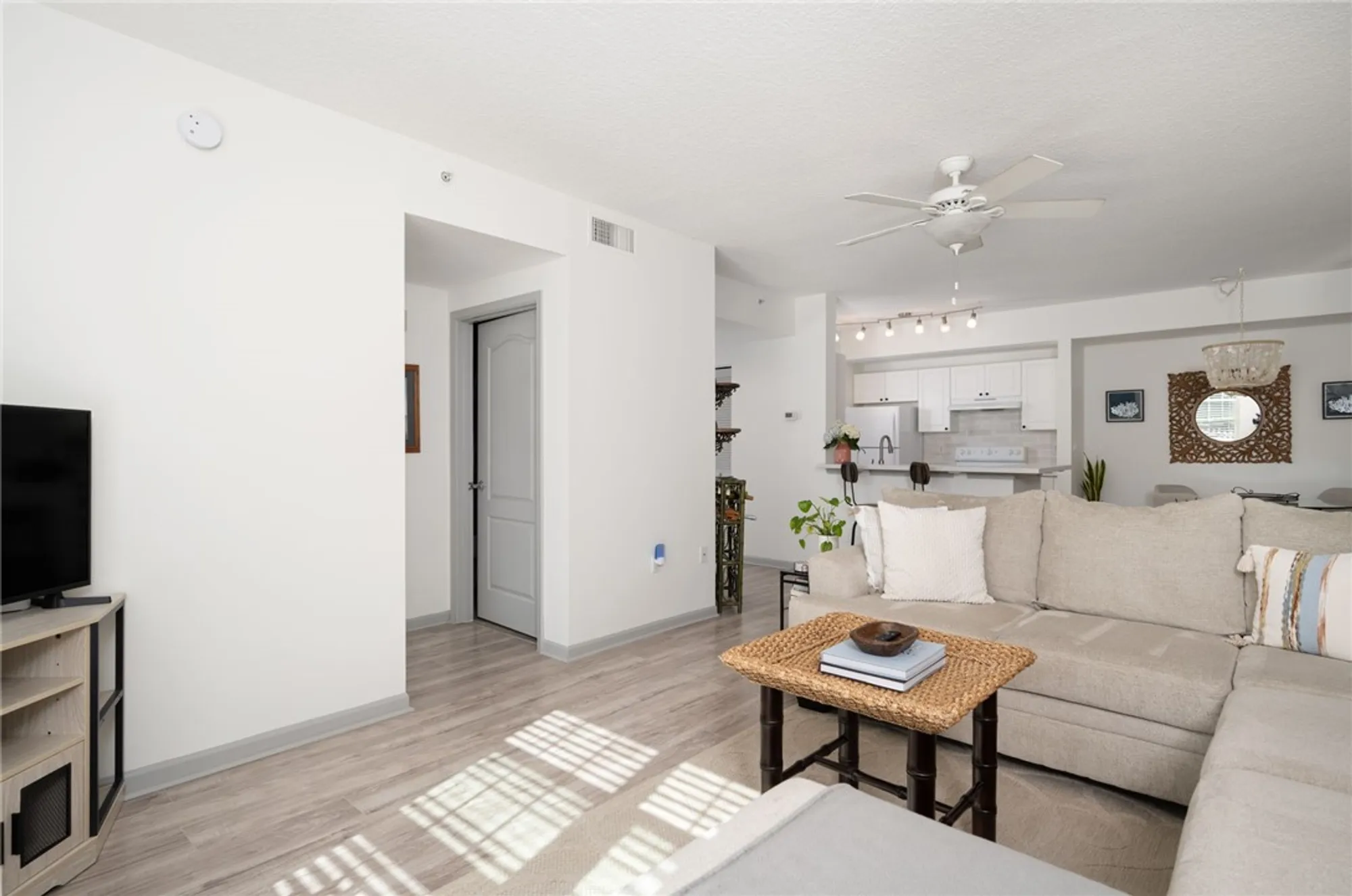 Property Slideshow image 6 of 35 | 5095 fairways cir apt i204, Vero Beach, FL, 32967