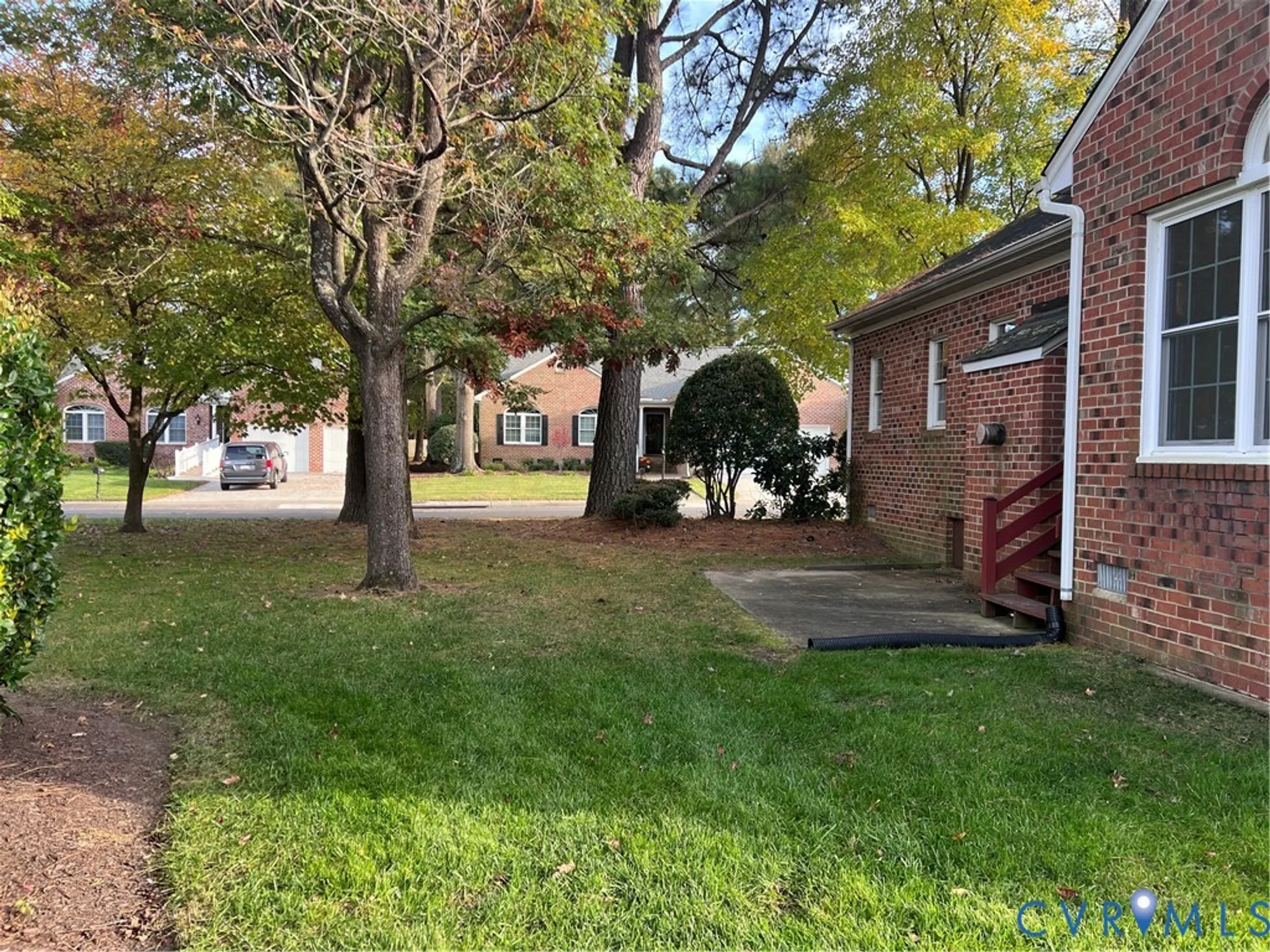 Property Slideshow image 3 of 34 | 4900 breckstone pl, North Chesterfield, VA, 23234