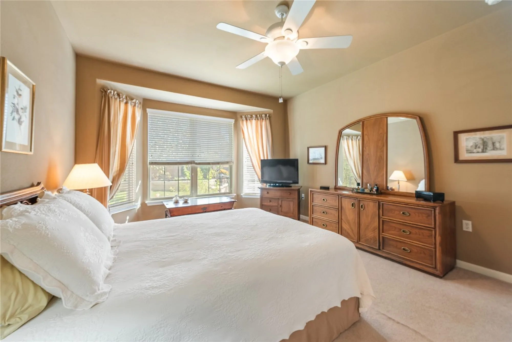 Property Slideshow image 20 of 29 | 202 fieldstone dr, Georgetown, TX, 78633