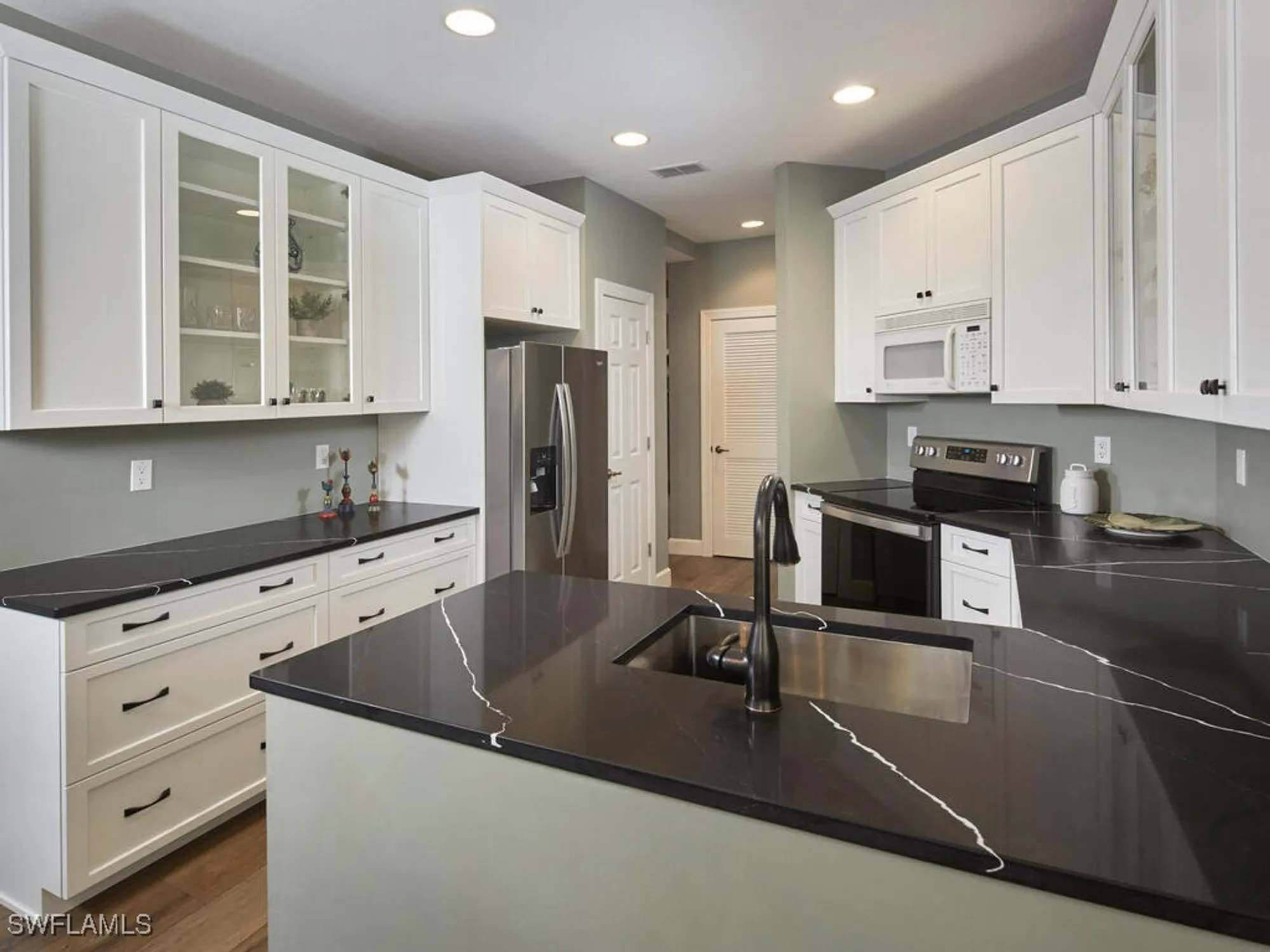 Property Slideshow image 8 of 18 | 26995 wyndhurst ct 101, Bonita Springs, FL, 34134