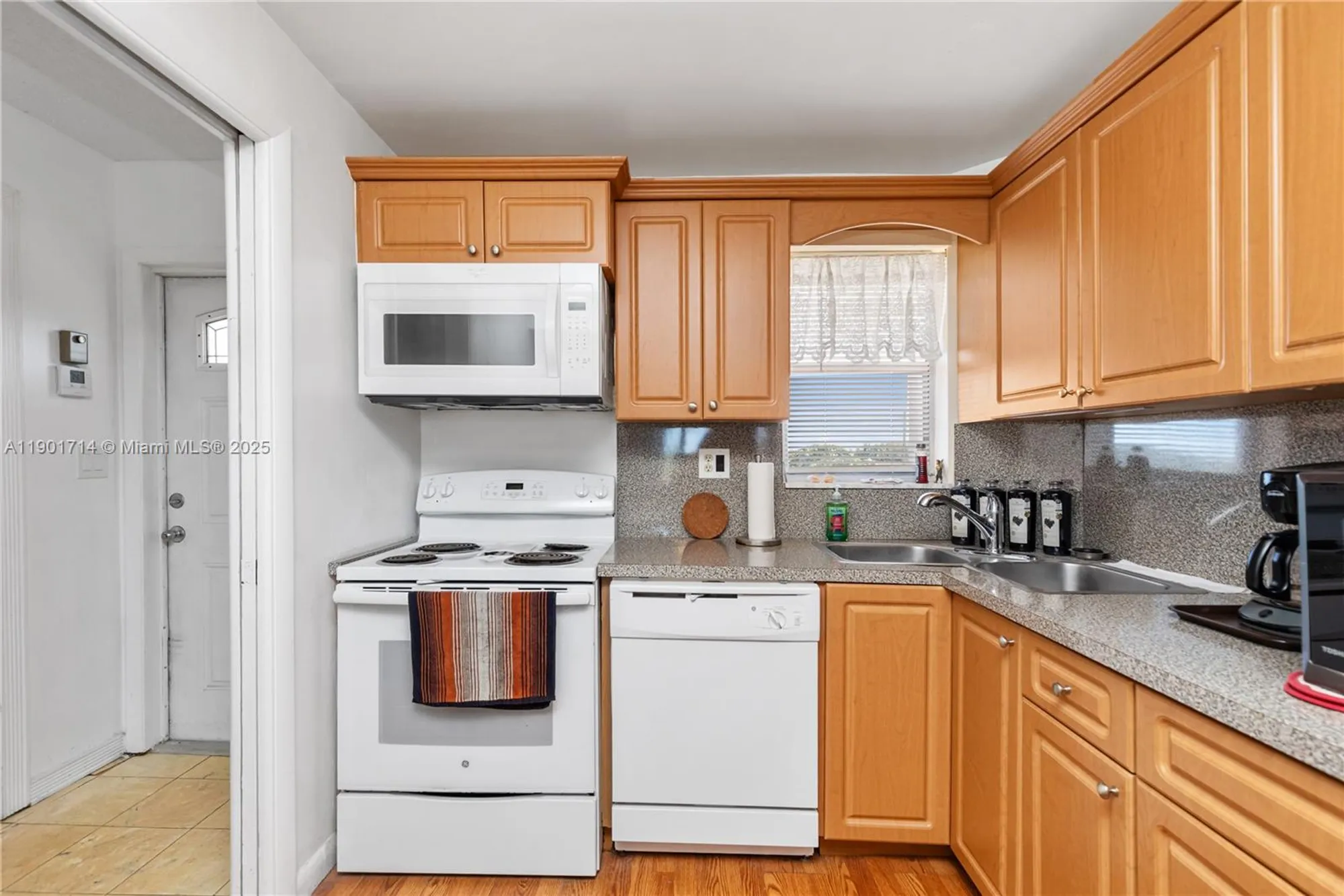 Property Slideshow image 4 of 24 | 8900 washington blvd apt 404, Pembroke Pines, FL, 33025